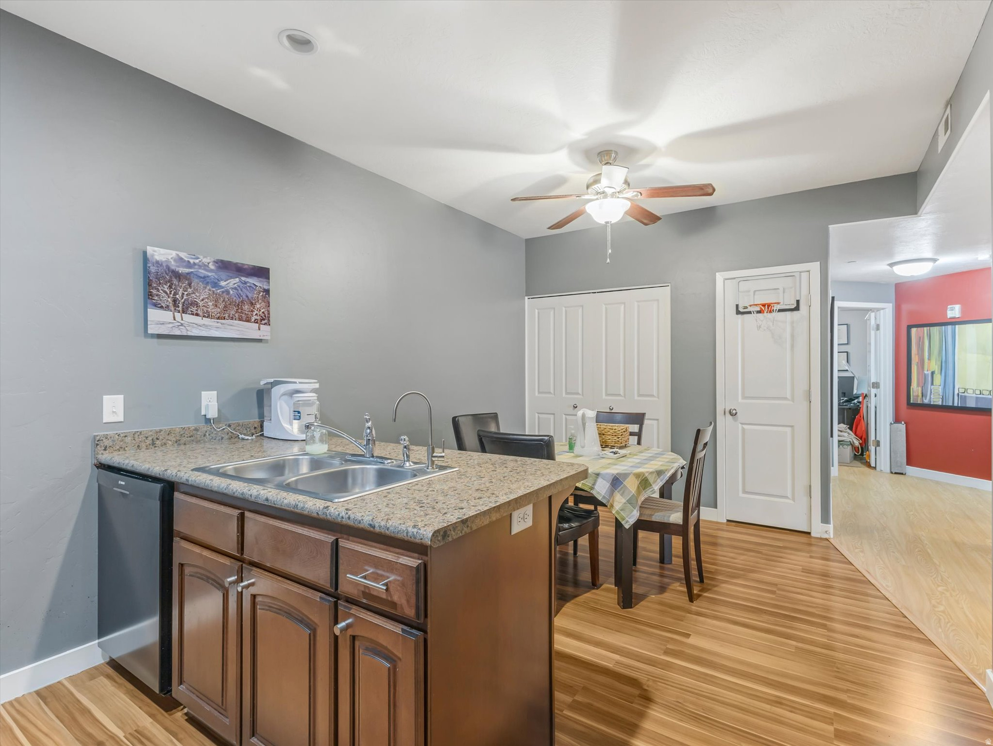 BELMONT DOWNTOWN CONDOMINIUMS - Residential