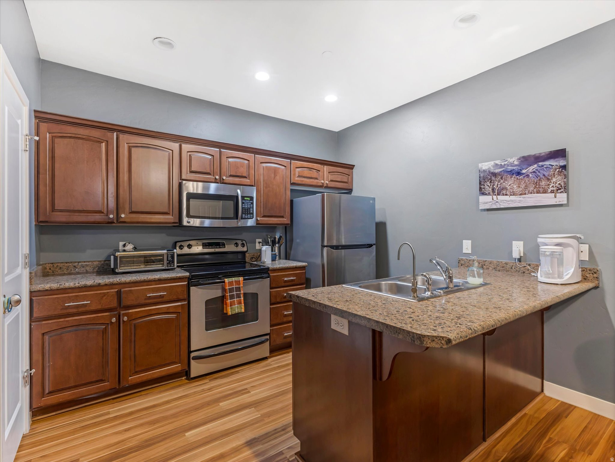 BELMONT DOWNTOWN CONDOMINIUMS - Residential