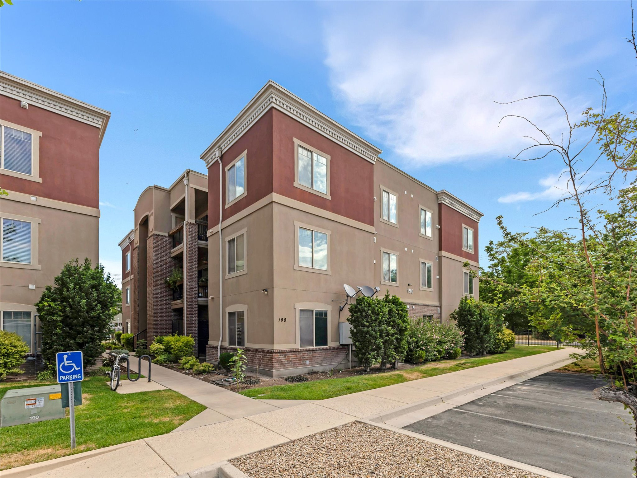 BELMONT DOWNTOWN CONDOMINIUMS - Residential