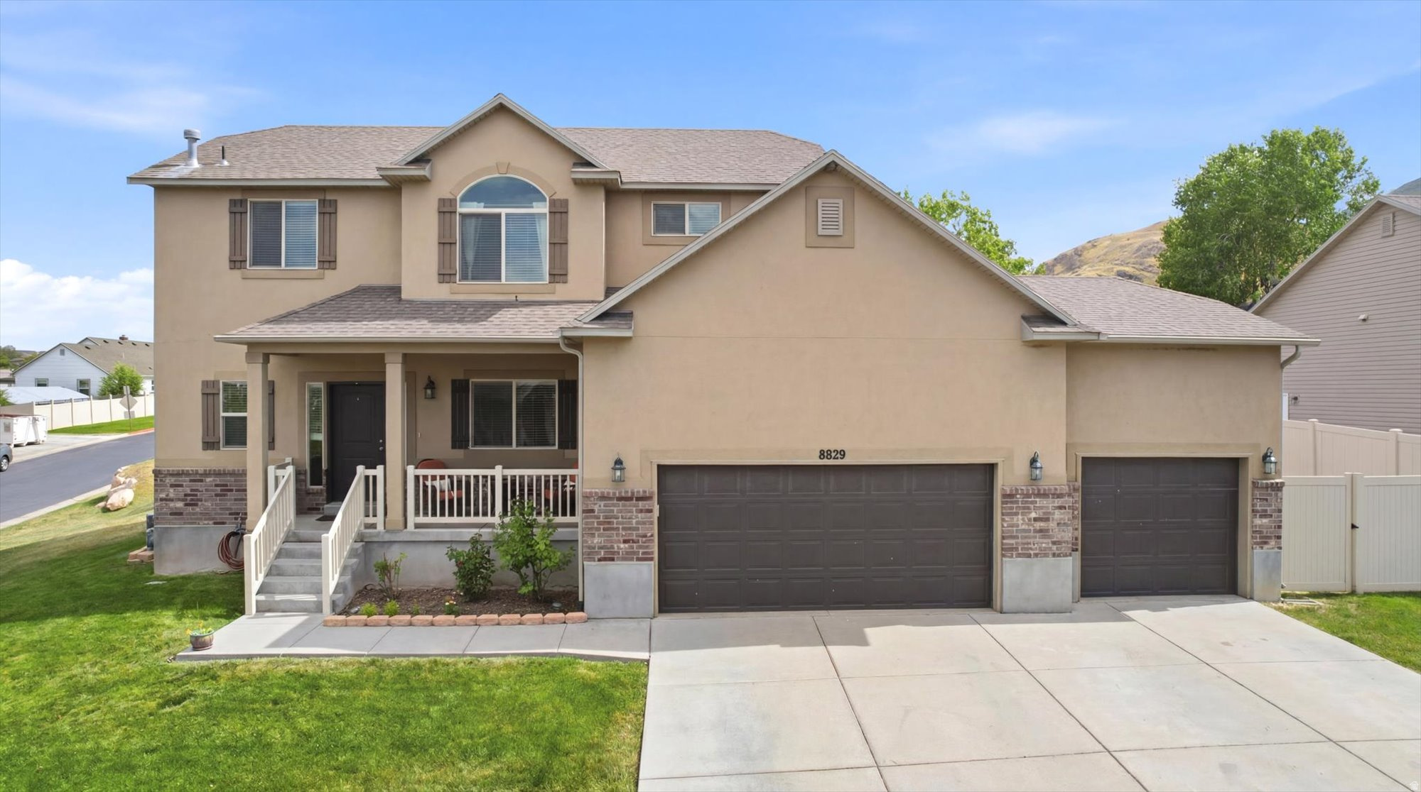Rare 6-bedroom home in a gated community! Situated on a corner lot, this spacious property features 3.5 bathrooms, a dedicated office/den, an open-concept layout, and a 3-car garage. With room for everyone and easy freeway access for commuting, this home offers the perfect blend of comfort and convenience. Seller may pay off the solar panels at closing with an acceptable offer, providing valuable long-term savings for the buyer. Schedule your showing today!