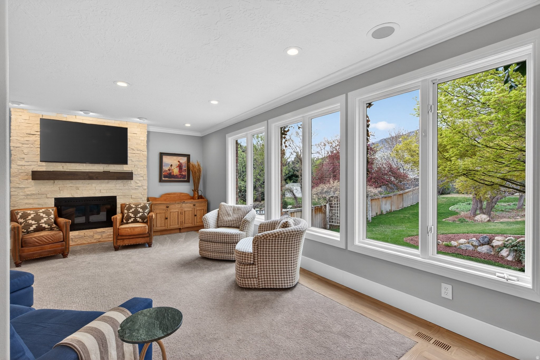 HIGH MOUNTAIN OAKS - Residential