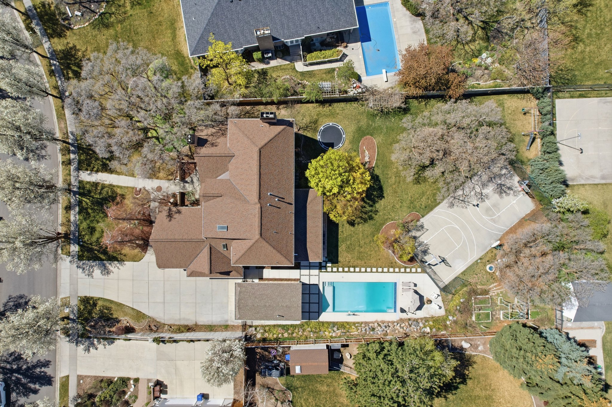 HIGH MOUNTAIN OAKS - Residential