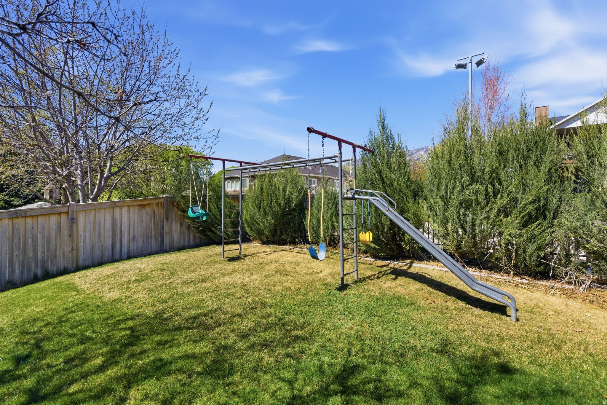 HIGH MOUNTAIN OAKS - Residential