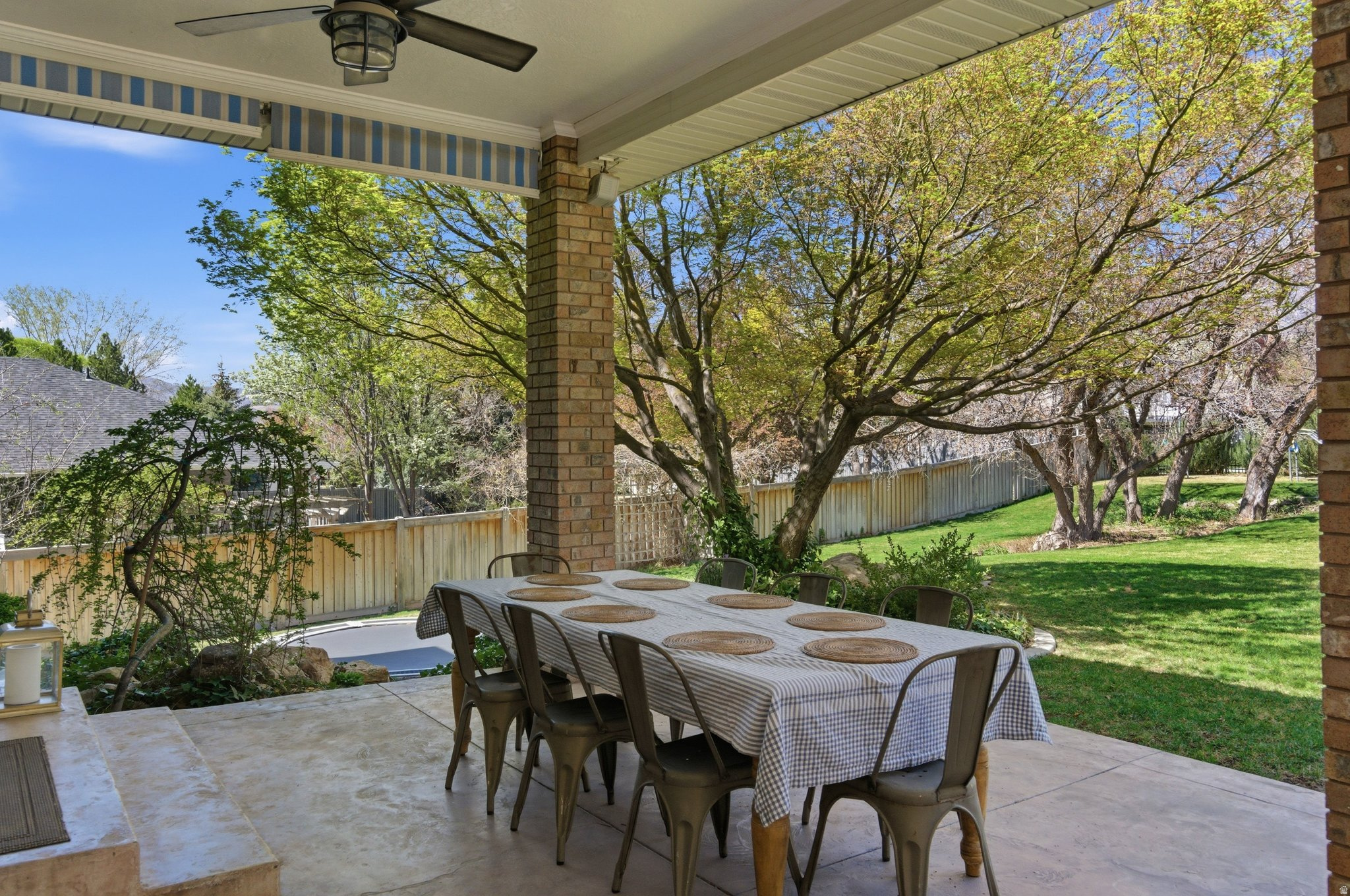 HIGH MOUNTAIN OAKS - Residential