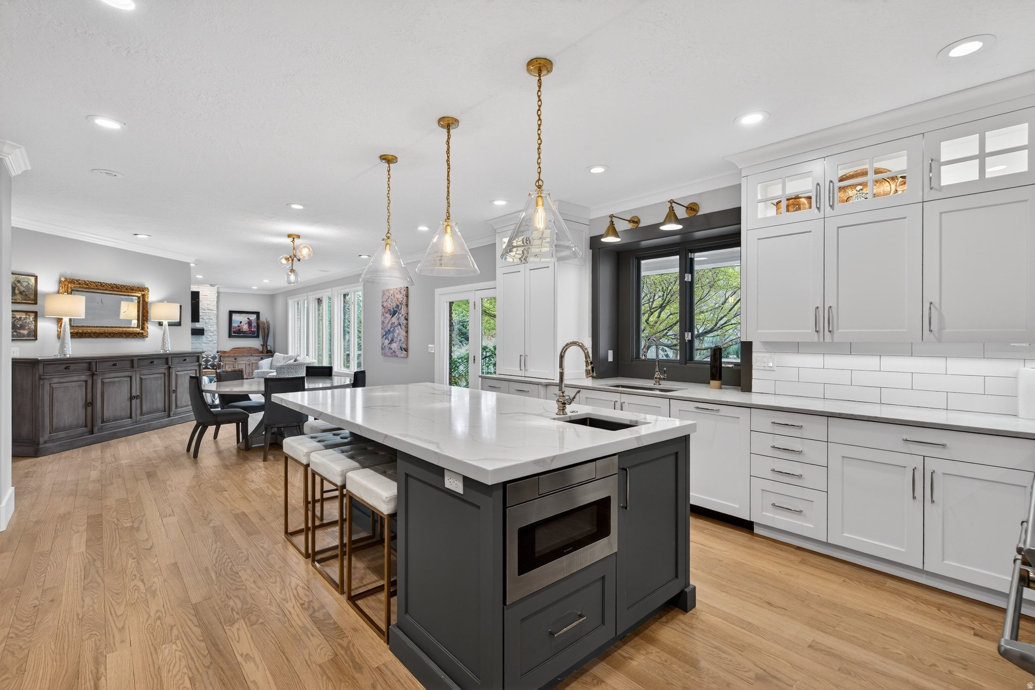 HIGH MOUNTAIN OAKS - Residential