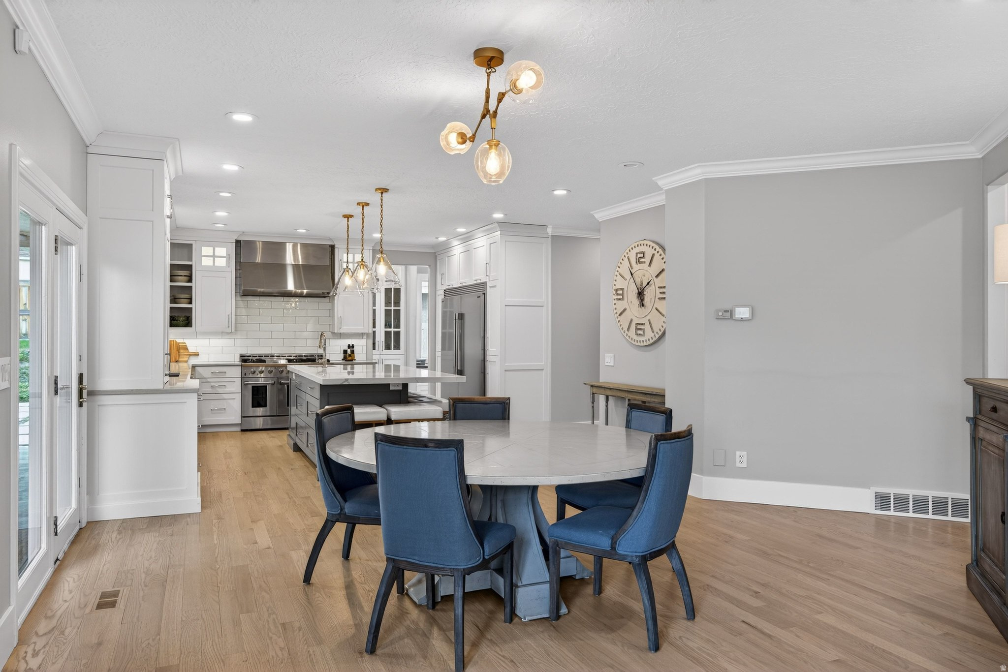 HIGH MOUNTAIN OAKS - Residential