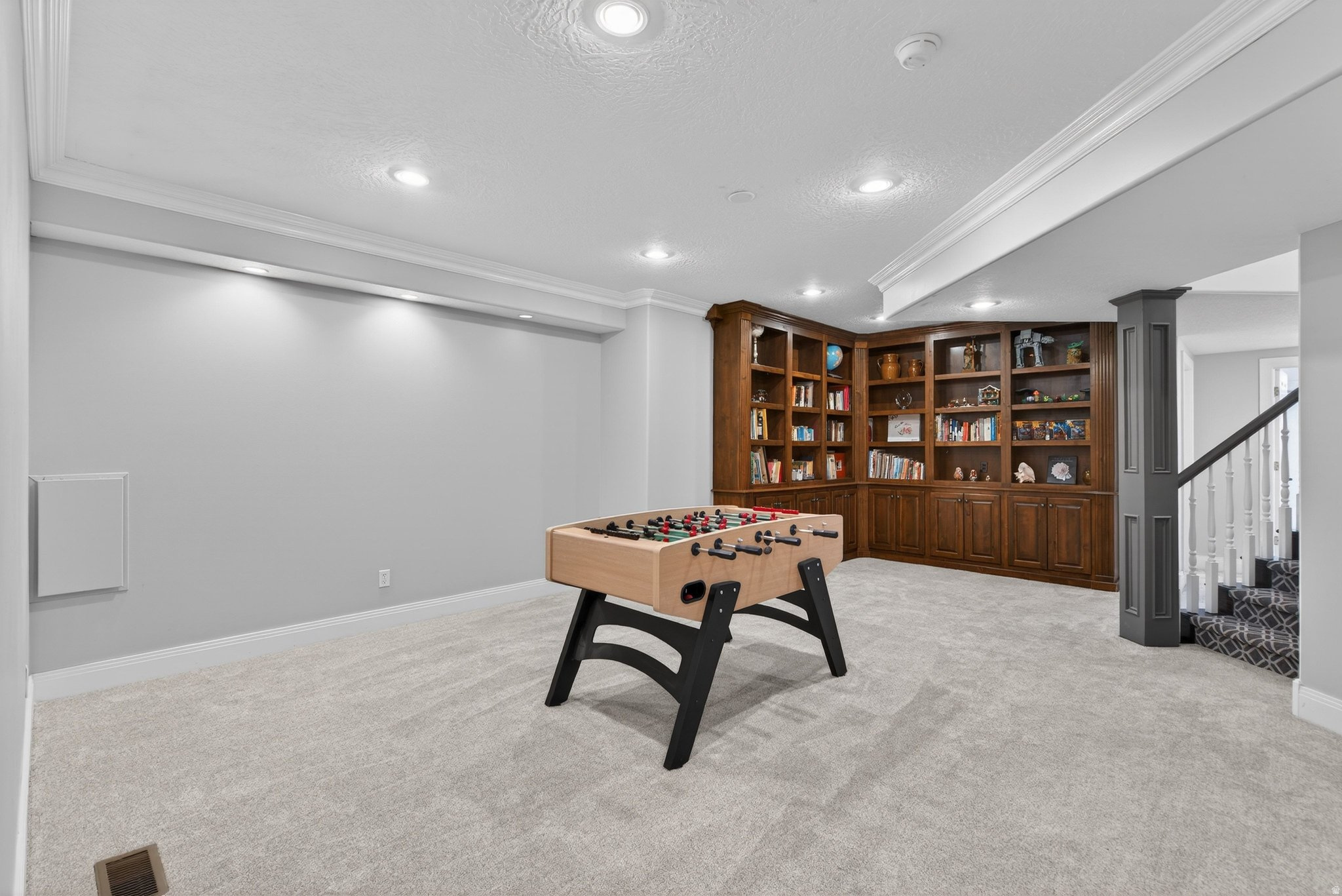 HIGH MOUNTAIN OAKS - Residential