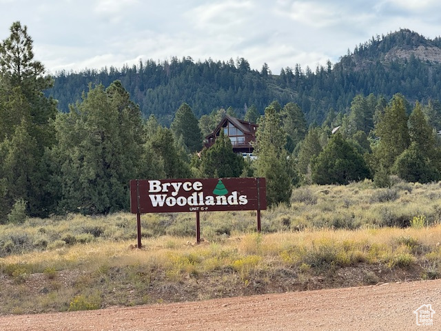 Located amongst the WORLDS FINEST DEER HUNTING ON THE PAUNSAUGUNT PLATEAU. Woodlands is a place of enormous natural beauty. Wildlife is abundant; sightings of deer, elk and turkey sightings are common. The tall pines, among the oak and many other species of trees provide year around beauty and the approximate 7600 feet elevation offer daytime temperatures in the spring and fall in the 70s. Wide-open vistas often offer visibility of 100 miles. absence of urban light makes this area one of our countries best for stargazing. The setting 5 miles from US Highway 89 allows quiet reflection away from city and highway noise. The setting promotes neighbors getting together and the building of long-term friendships.Buyer to verify all fees associated with utilities with this property