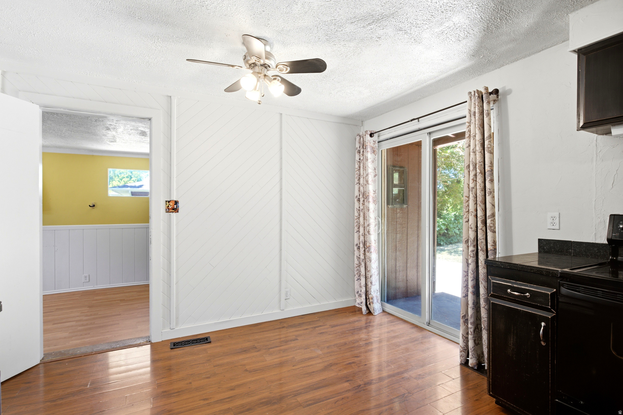 BEG AT SW COR LOT 1, BLK 1, PLAT A, KAYSVILLE TS - Residential