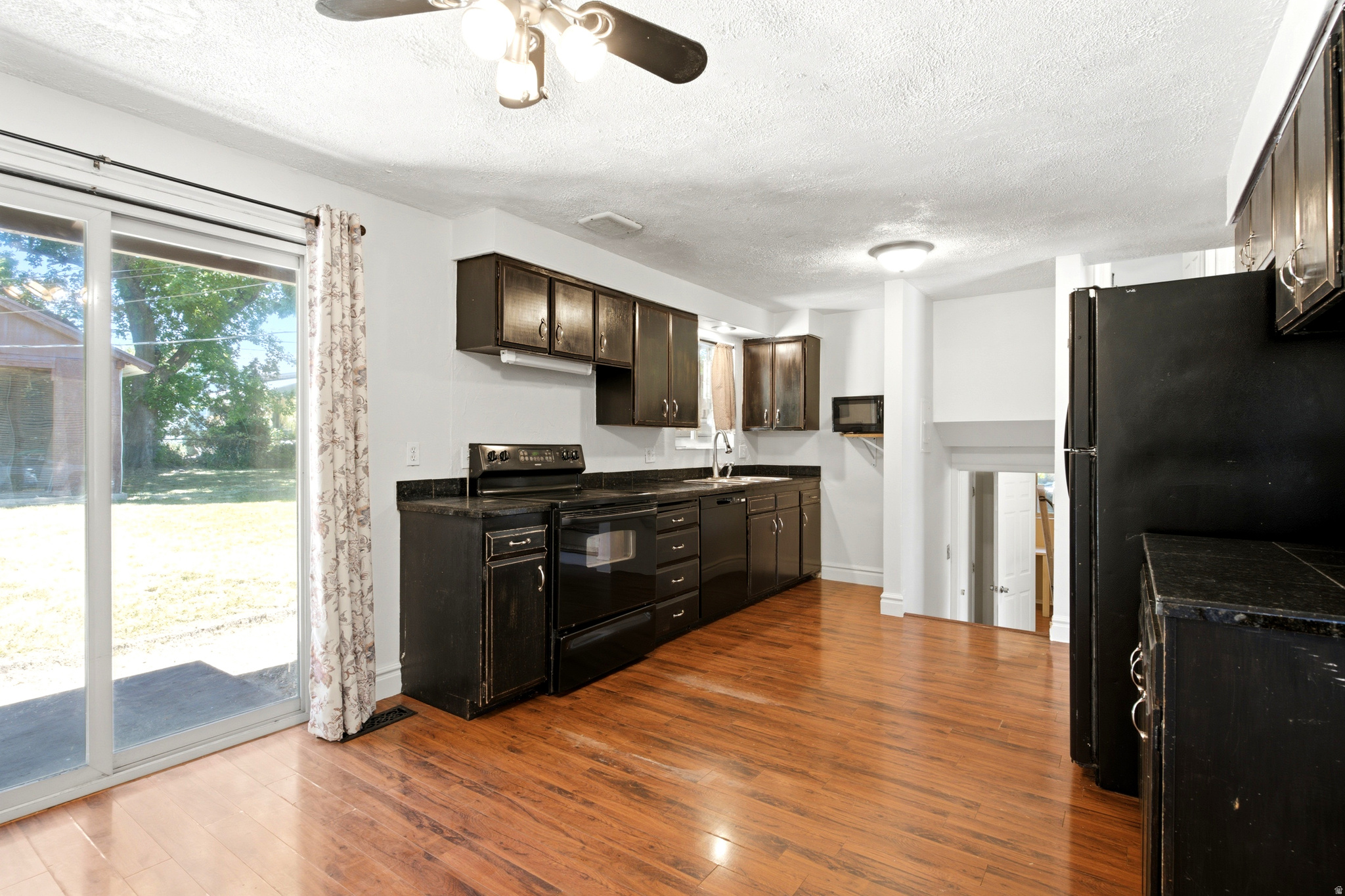 BEG AT SW COR LOT 1, BLK 1, PLAT A, KAYSVILLE TS - Residential