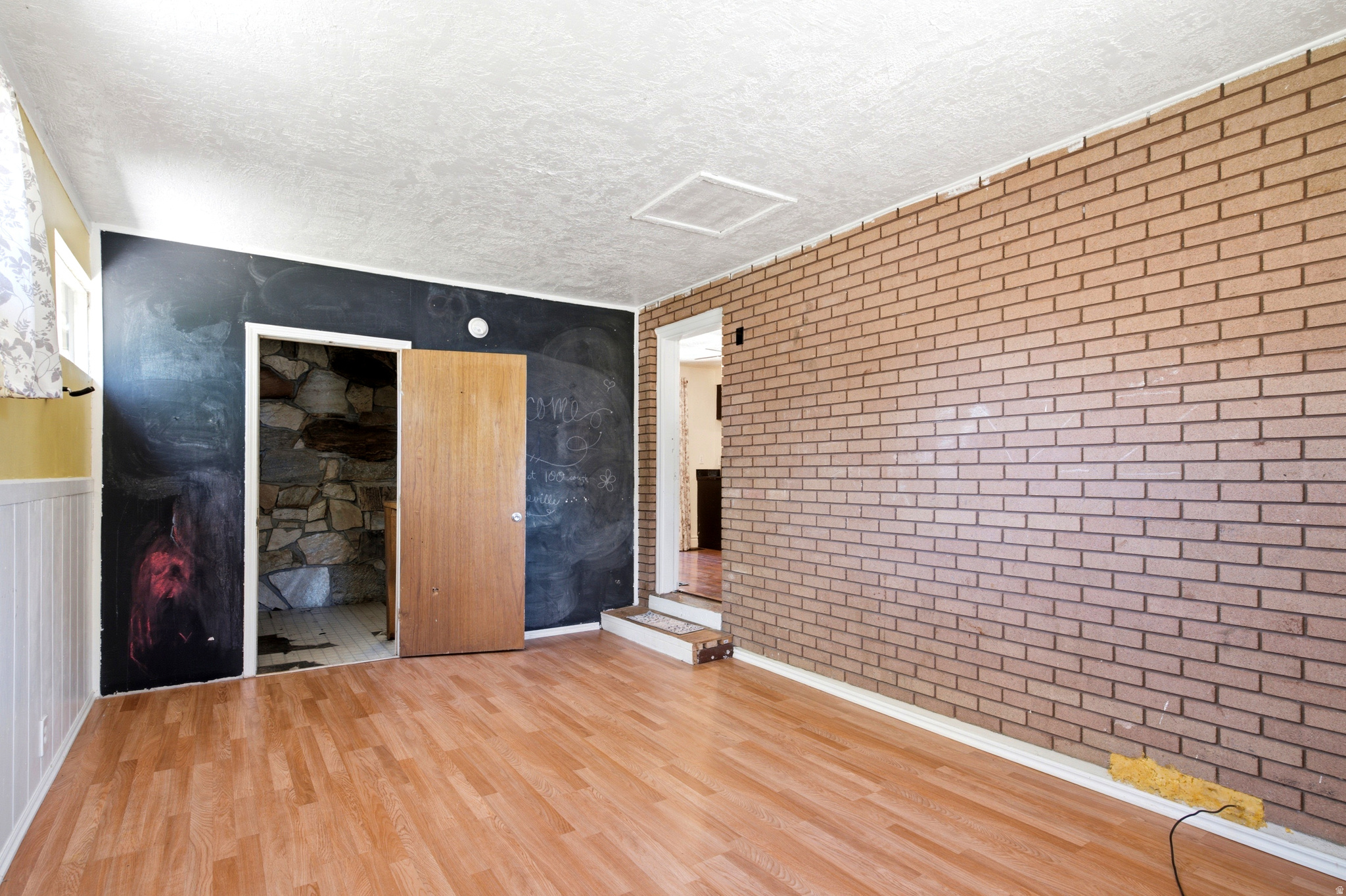 BEG AT SW COR LOT 1, BLK 1, PLAT A, KAYSVILLE TS - Residential