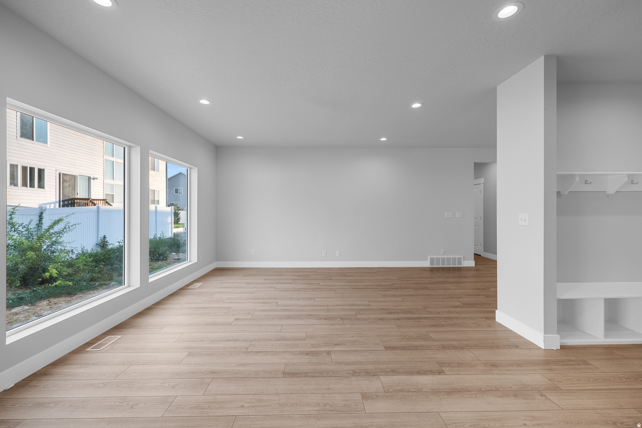 OAKRIDGE COVE - Residential