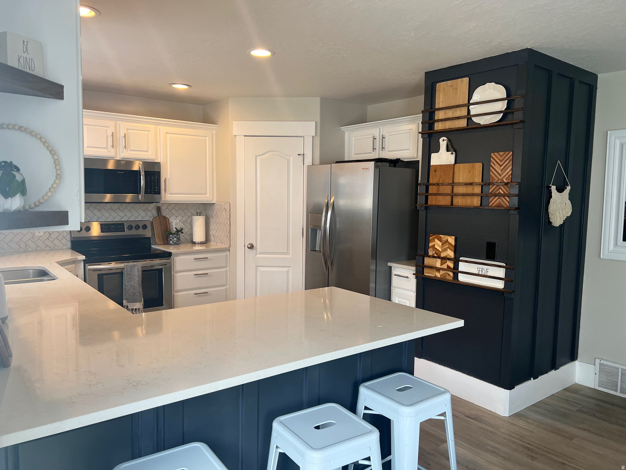 SUNRISE MEADOWS - Residential