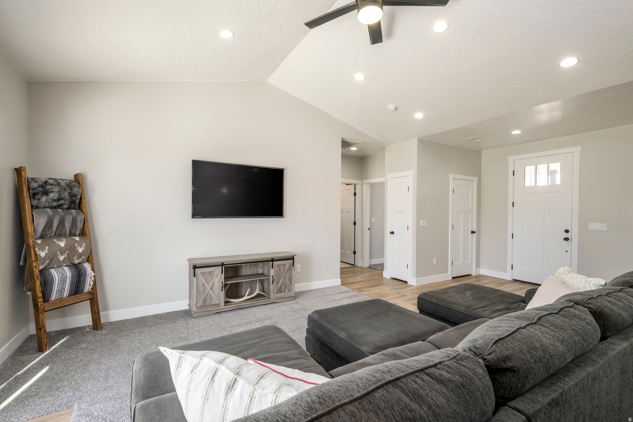 NORTH HILL EST - Residential