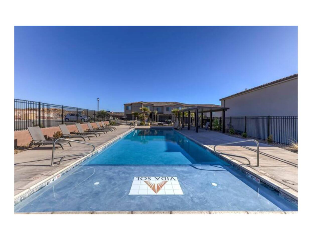 VIDA SOL VACATION TOWNHOMES - Residential