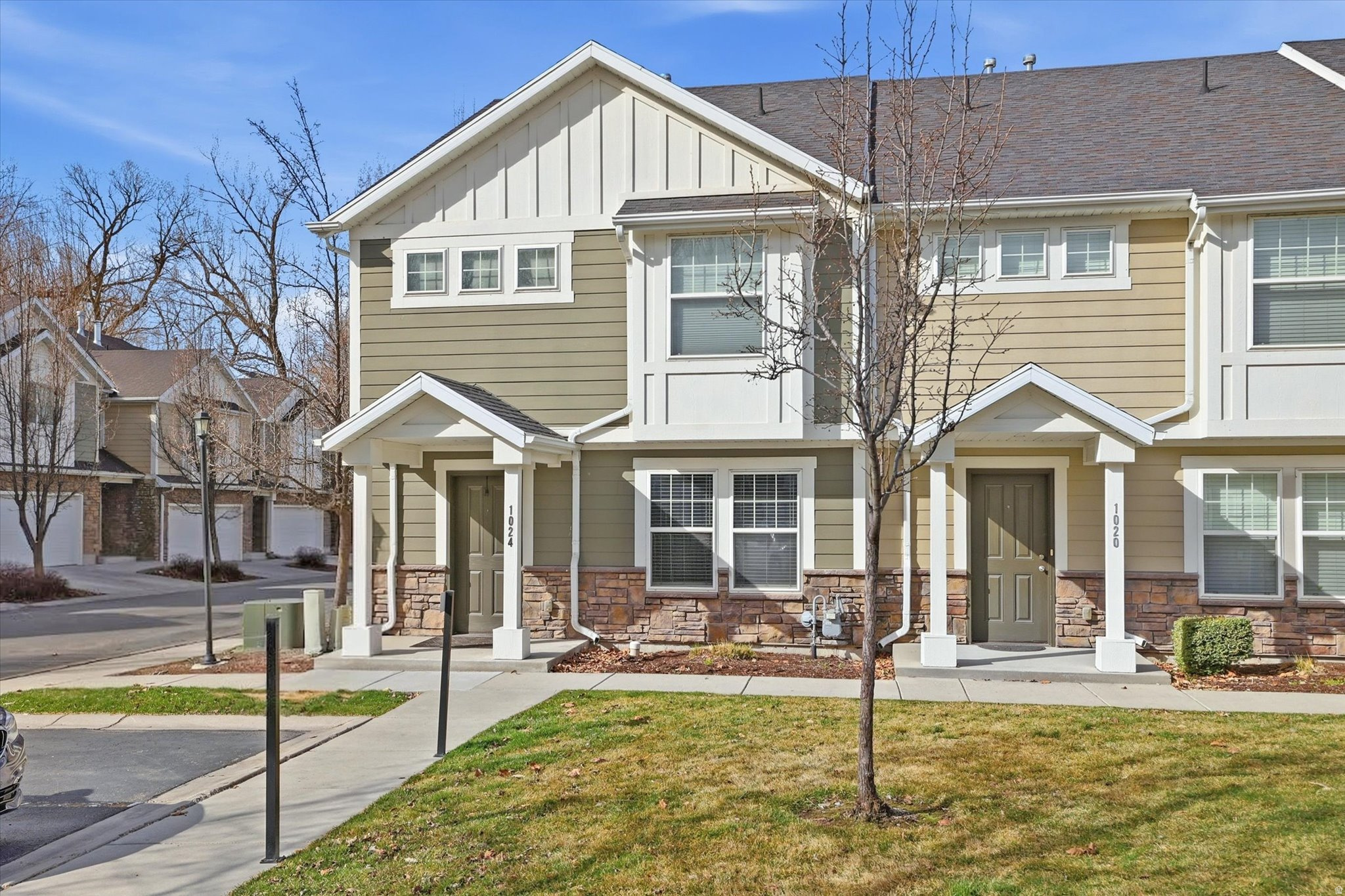 Bright, move in ready, end-unit townhome with a 2 car garage in the desirable River Crossing community. Enjoy low maintenance living in a well maintained neighborhood with easy access to walking trails, a nearby golf course, and parks. Conveniently located with quick access to Hwy 89, shopping, dining, and everyday amenities. The upper level features all bedrooms, including the spacious primary with private en suite bathroom and walk in closet. The home offers a functional layout with comfortable living spaces and plenty of natural light. This is a relocation sale, please see agent remarks. Buyer and agent to verify all.