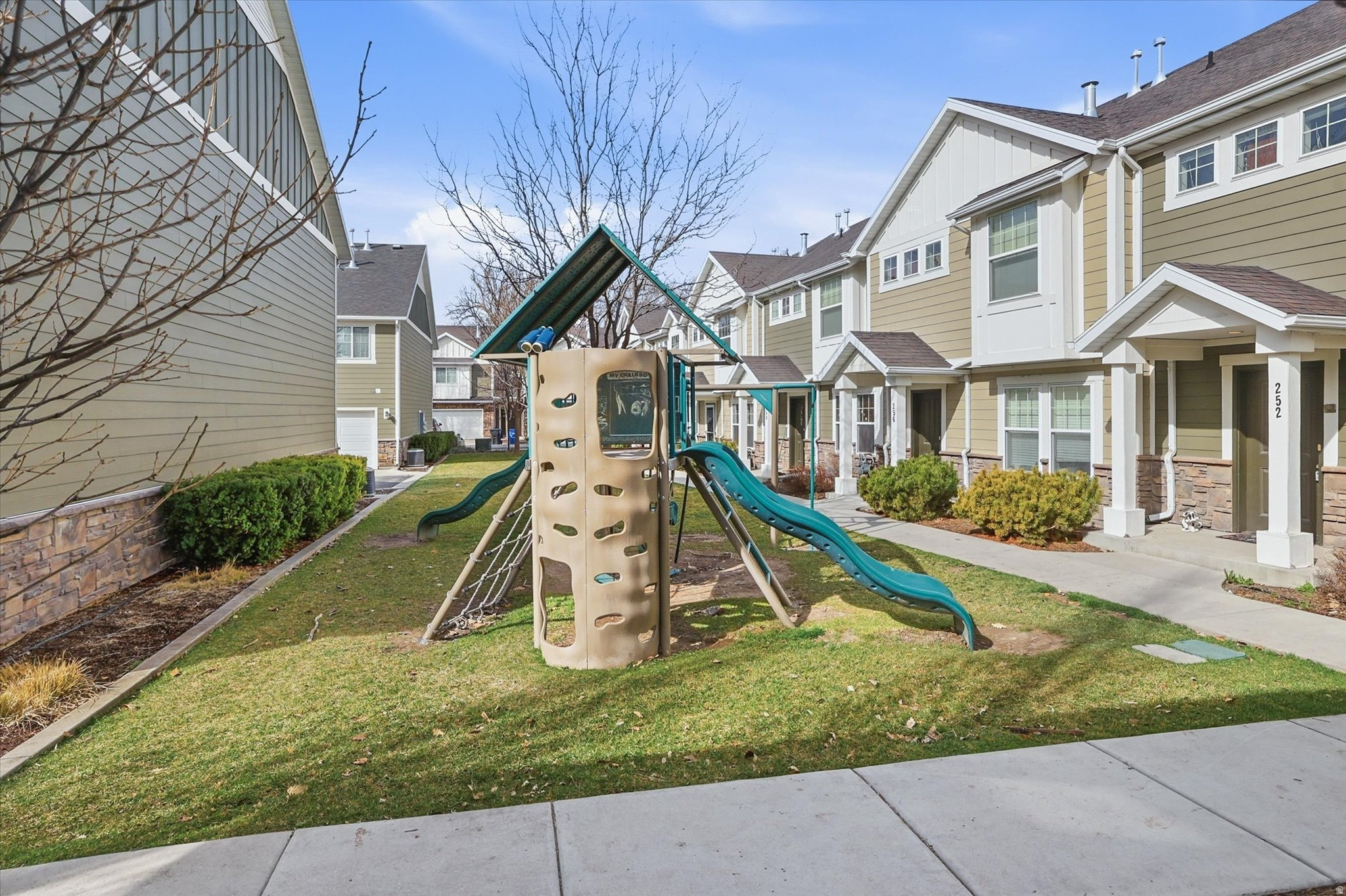 RIVER CROSSING - Residential