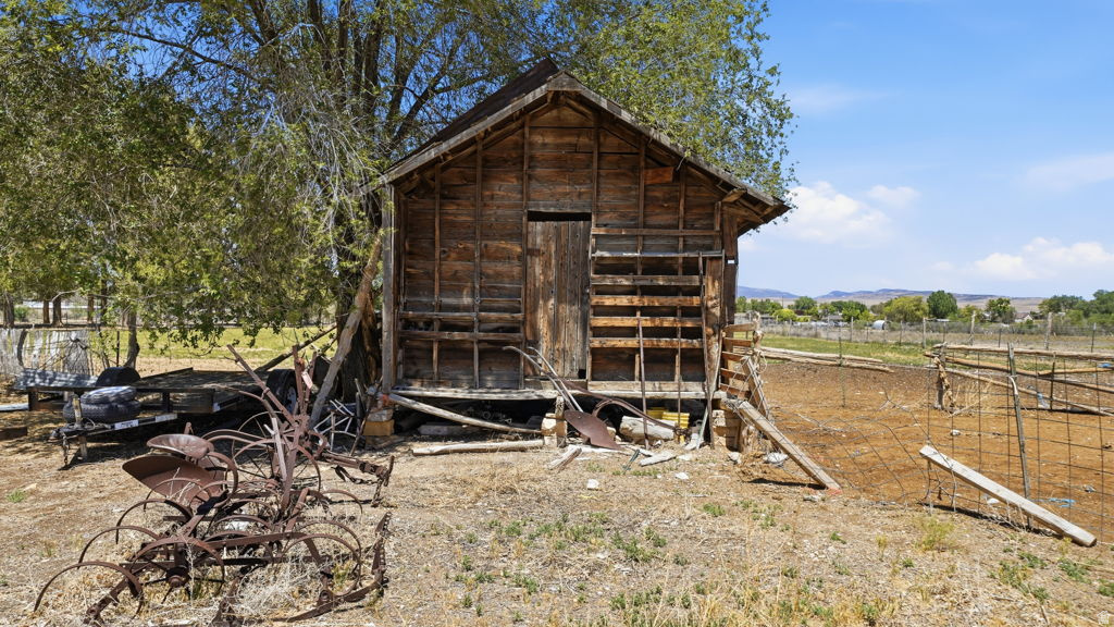 YOUNG PROPERTY - Land