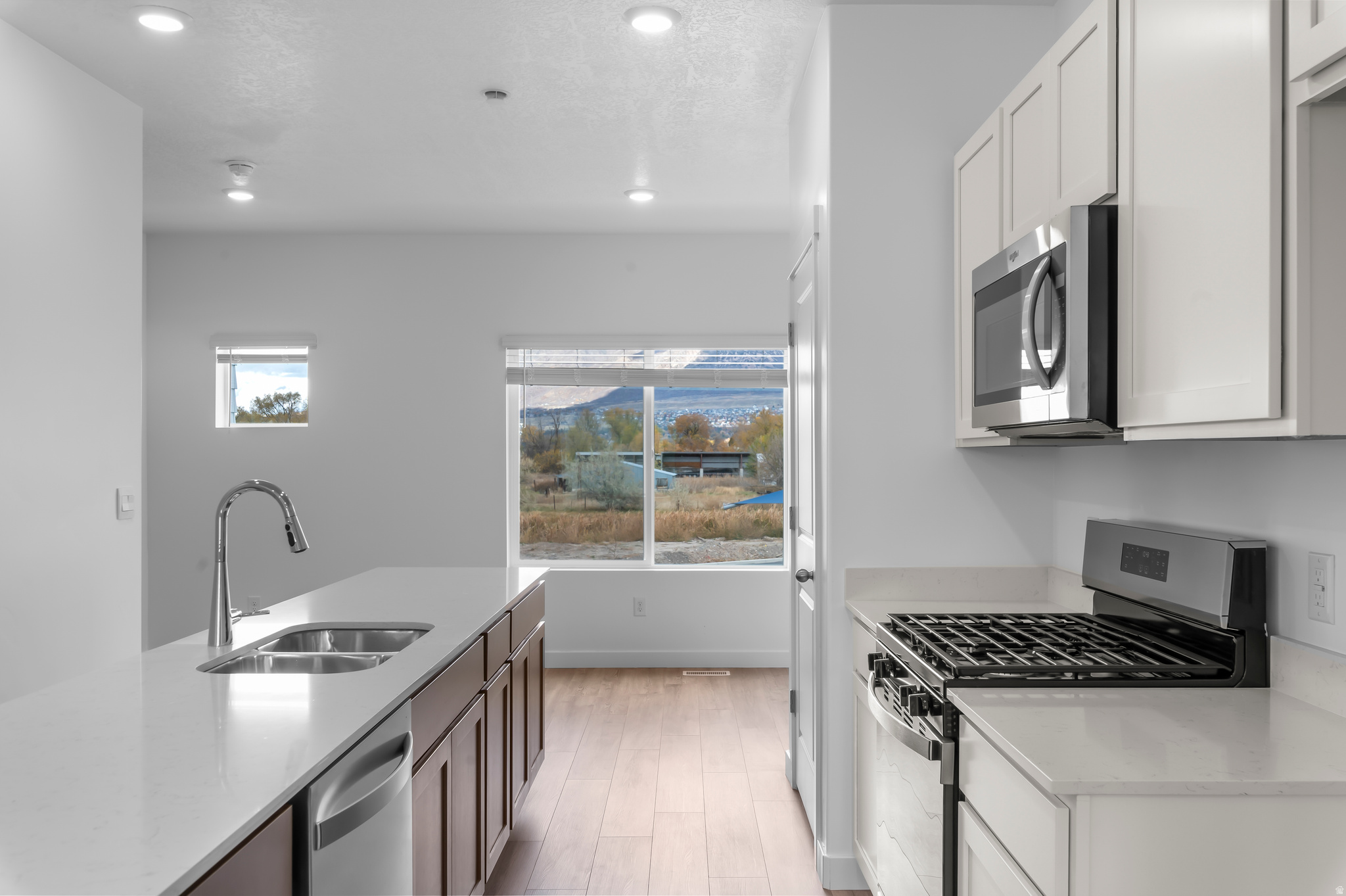 DIXON CREEK - Residential