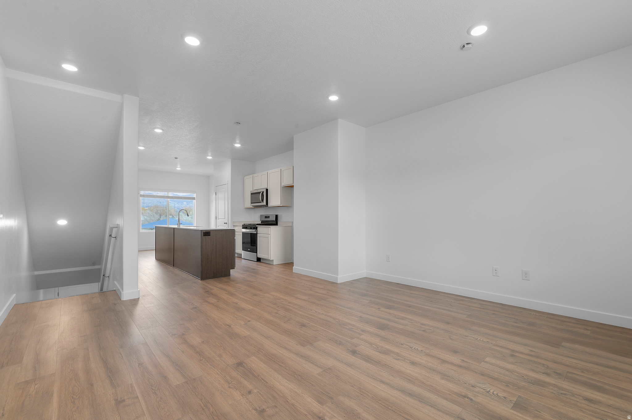 DIXON CREEK - Residential