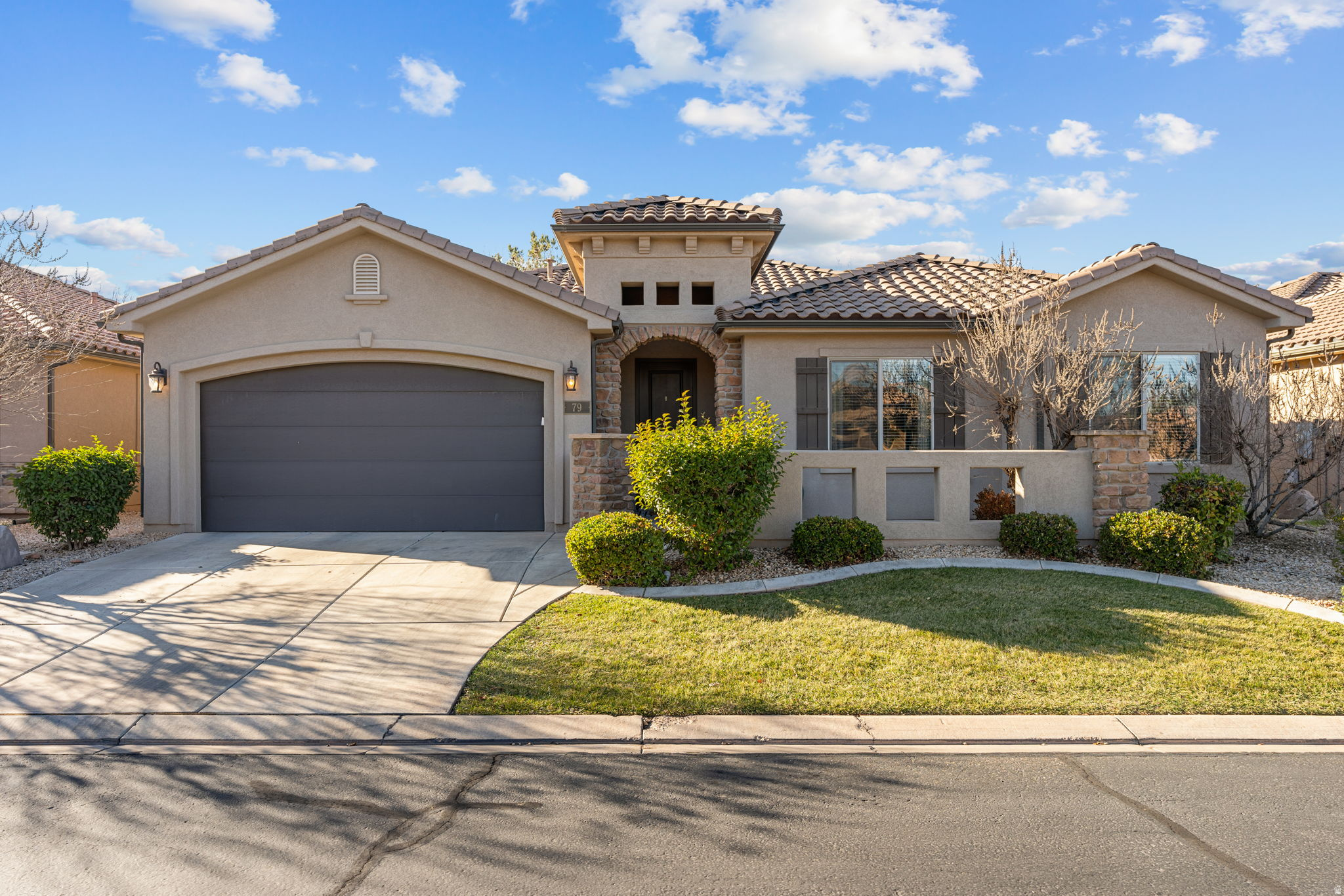 LOCATION!!! This 3-bed 2-bath home is located near the new River Crossing complex and Summit Athletic Club. INCLUDED in HOA dues are 2 adult memberships. This 3-bed, 2-bath home with a great open floor plan is great for entertaining as well as daily living.  Agent is related to seller.