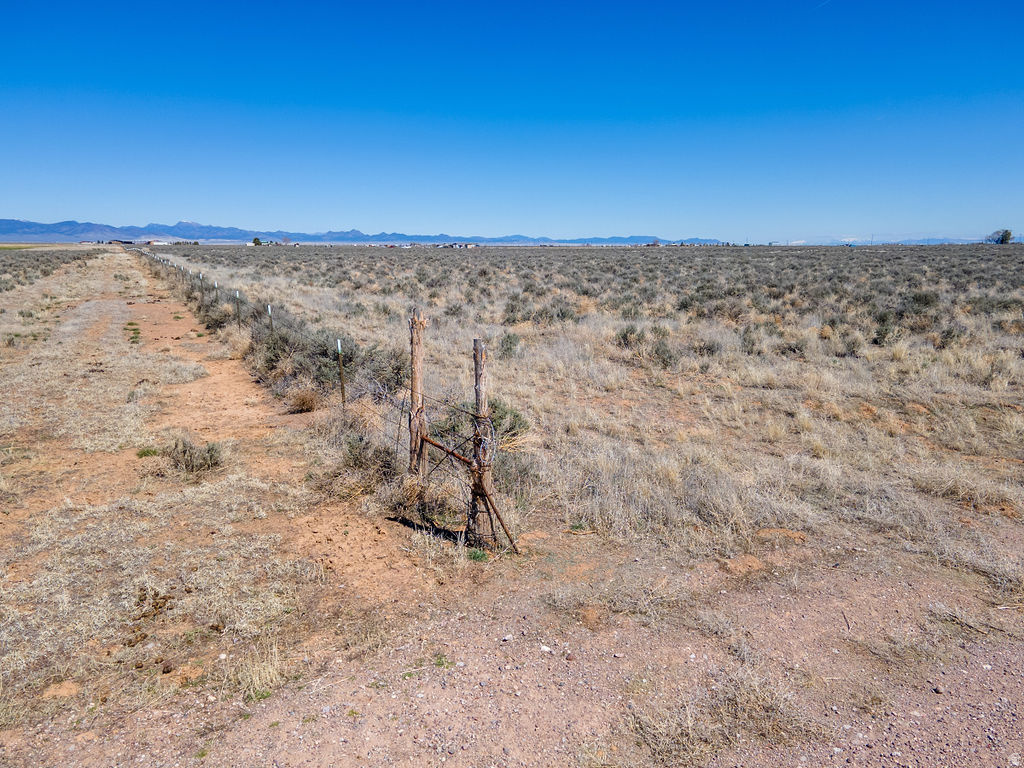 ESCALANTE VALLEY - Land