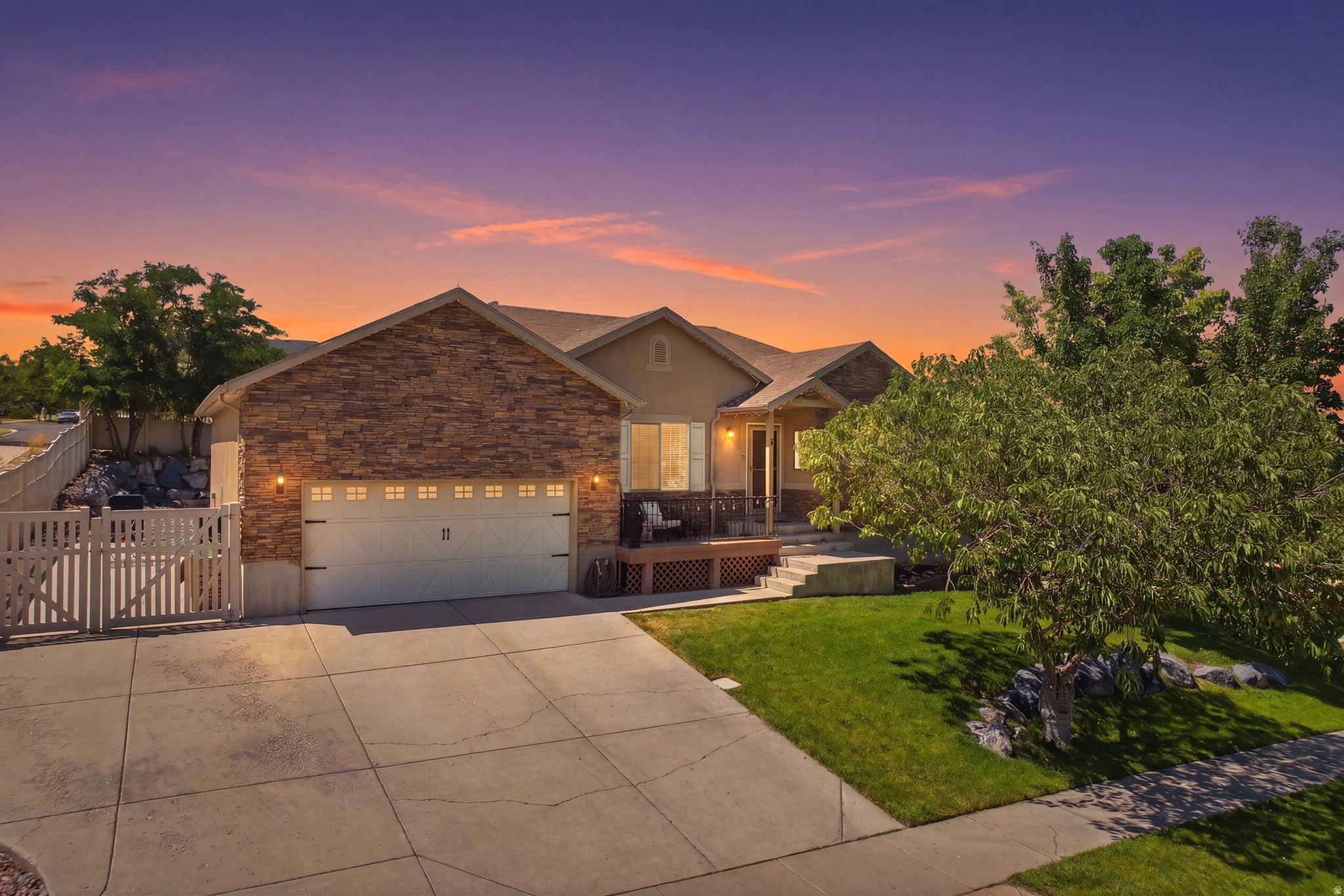 THE VILLAGE OF HAWKS - Residential