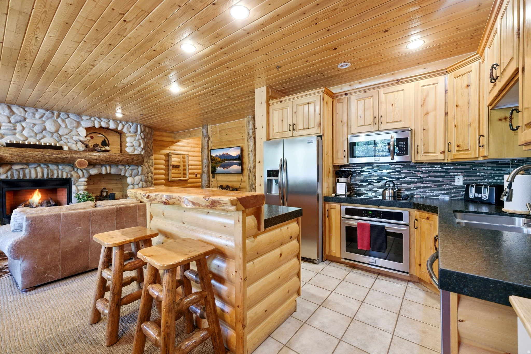BLACK BEAR LODGE - Residential