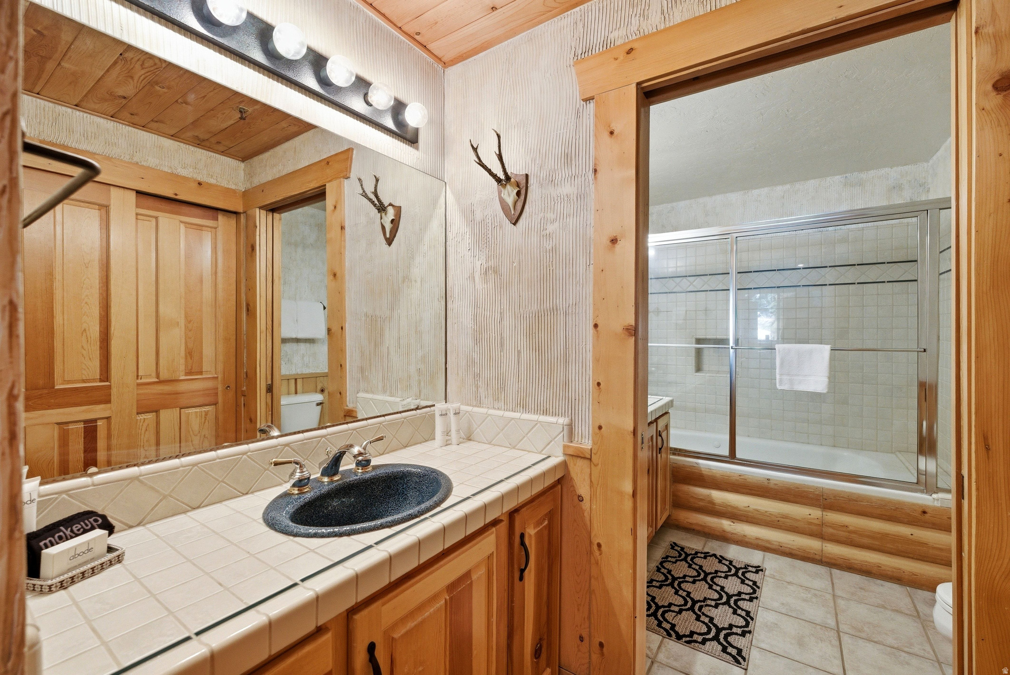 BLACK BEAR LODGE - Residential
