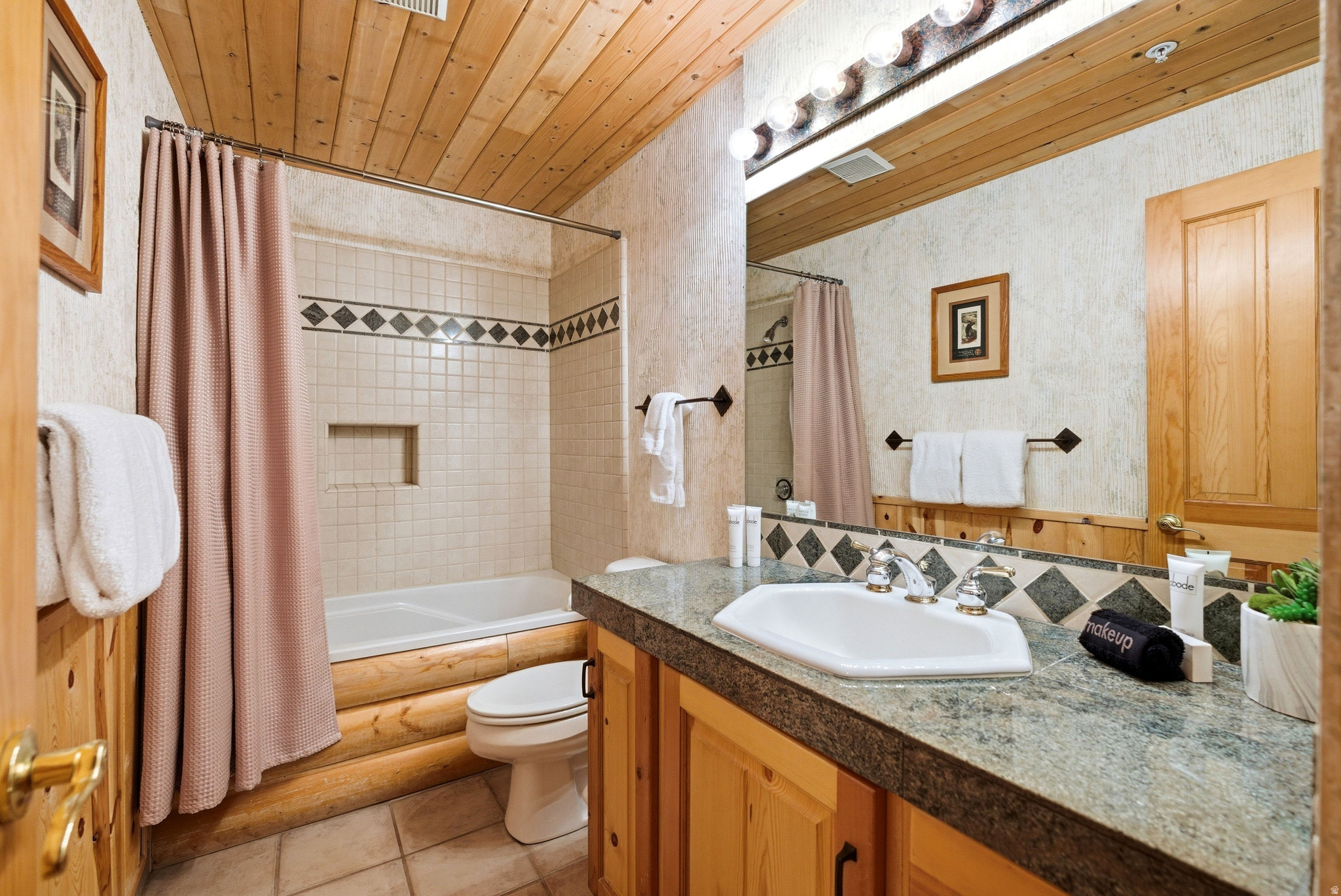 BLACK BEAR LODGE - Residential