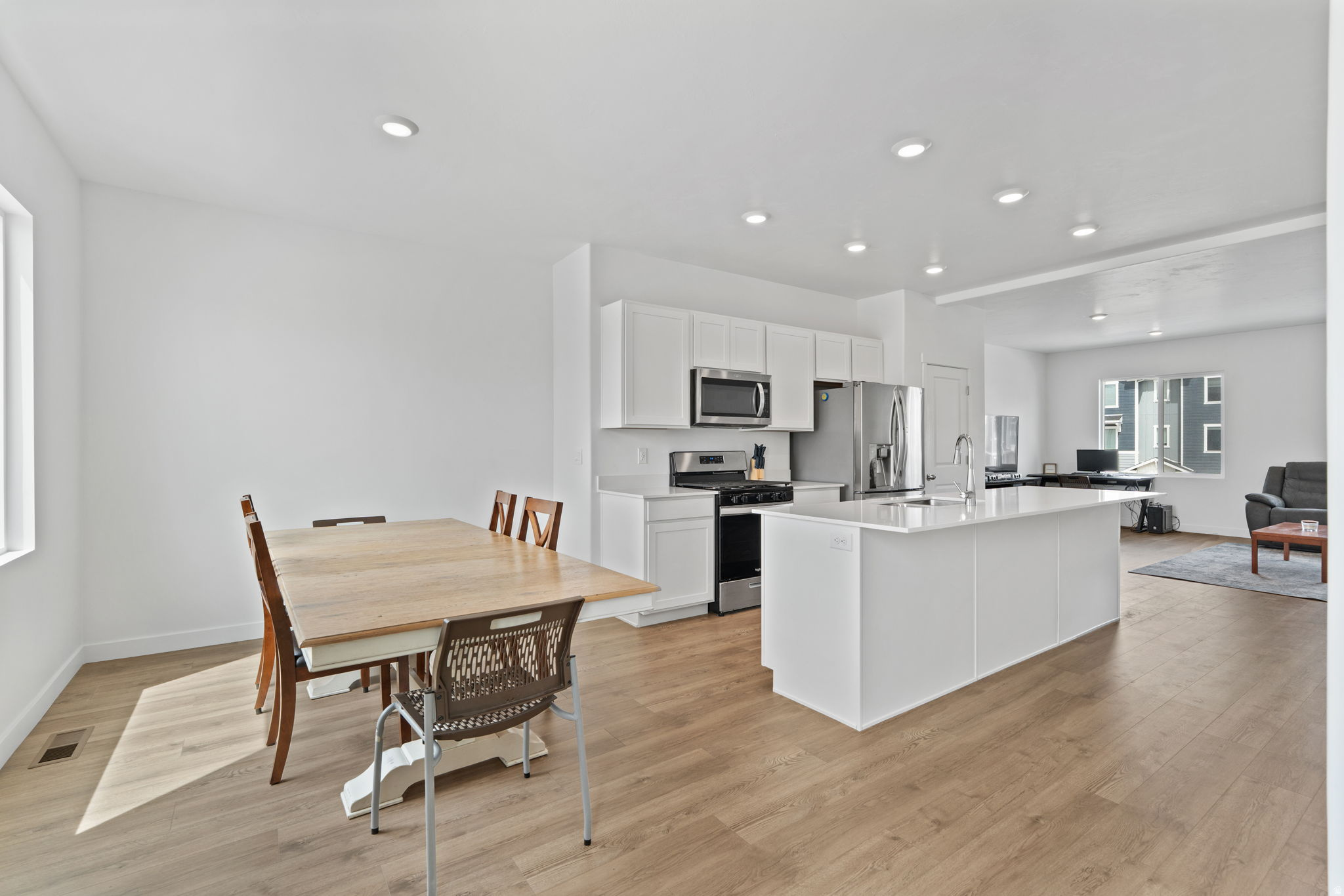 EAGLE POINT - Residential