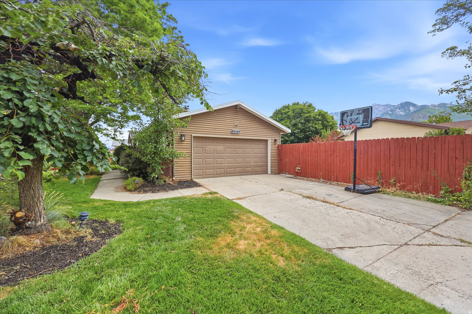 MEADOWS - Residential