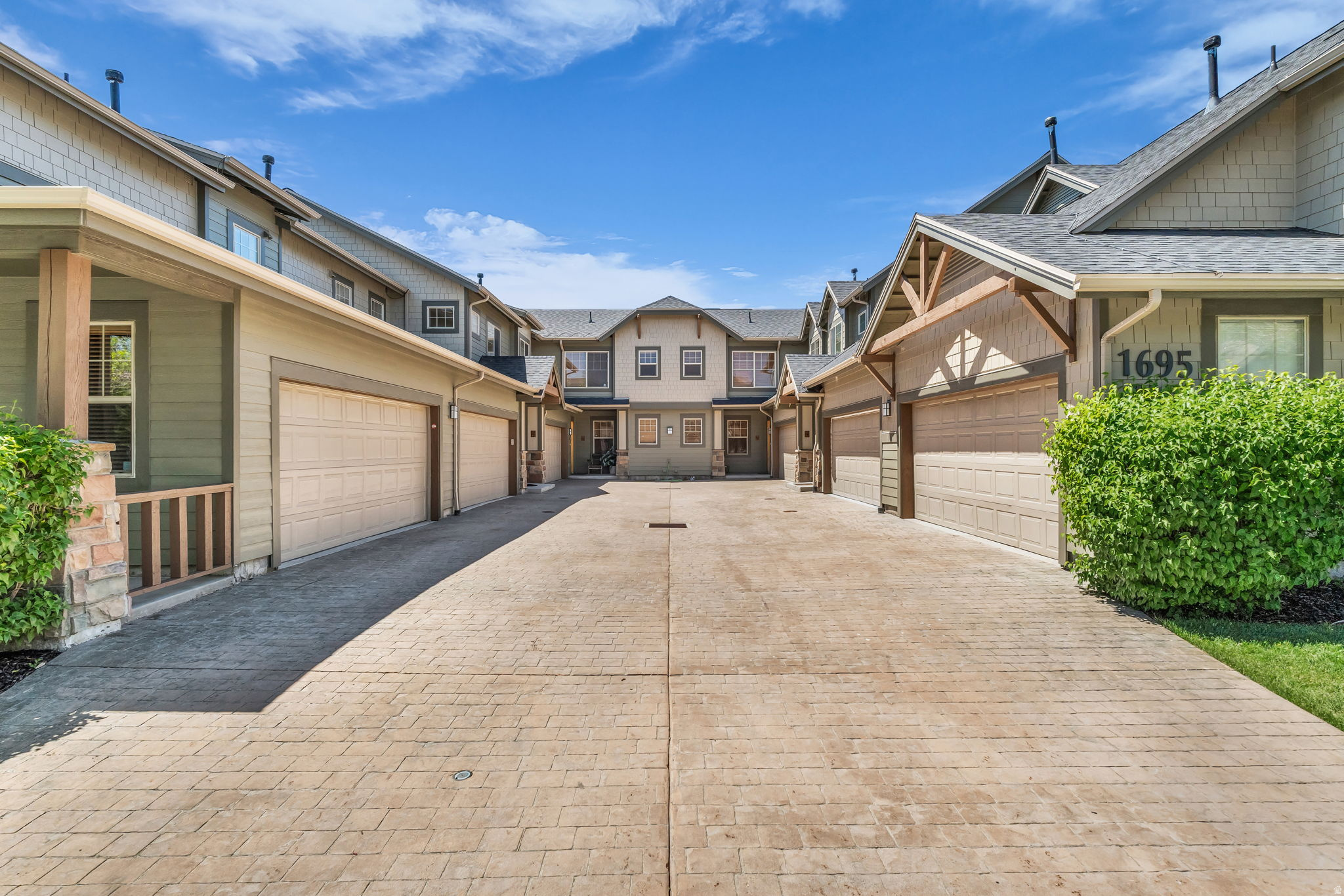 FOX POINT - Residential