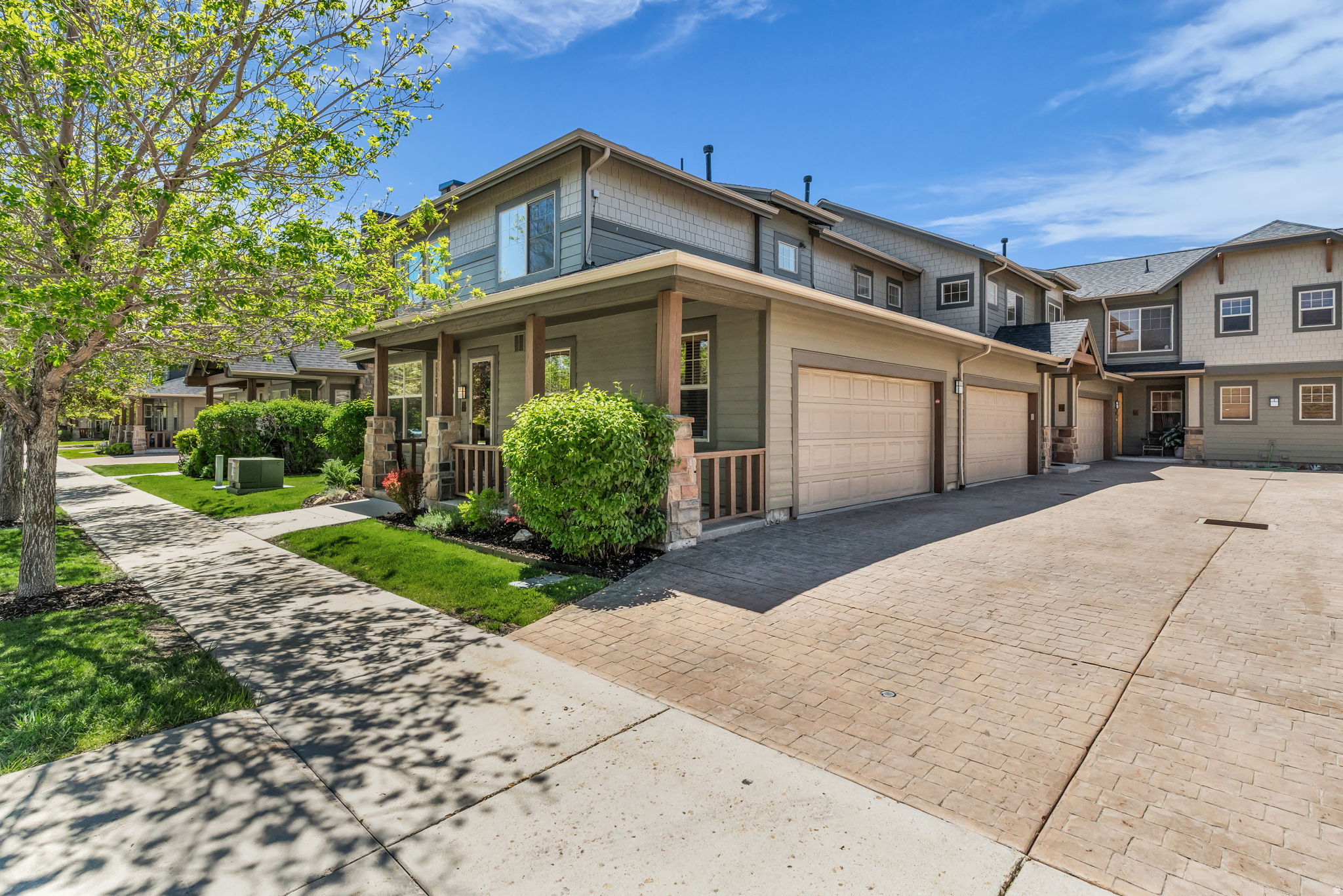 FOX POINT - Residential