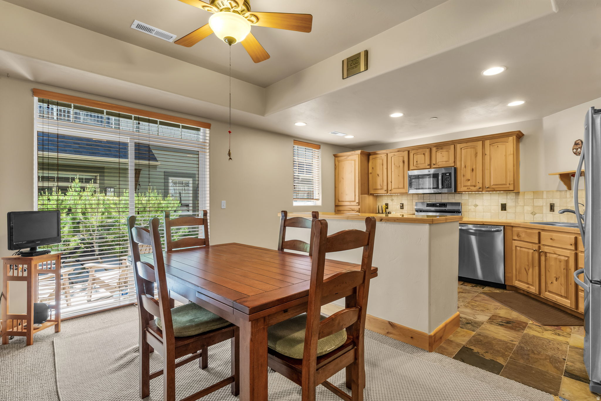 FOX POINT - Residential