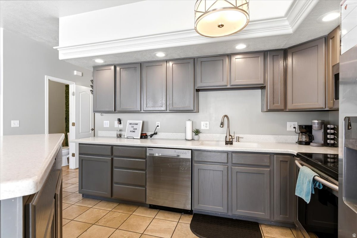 PEREGRINE POINTE - Residential