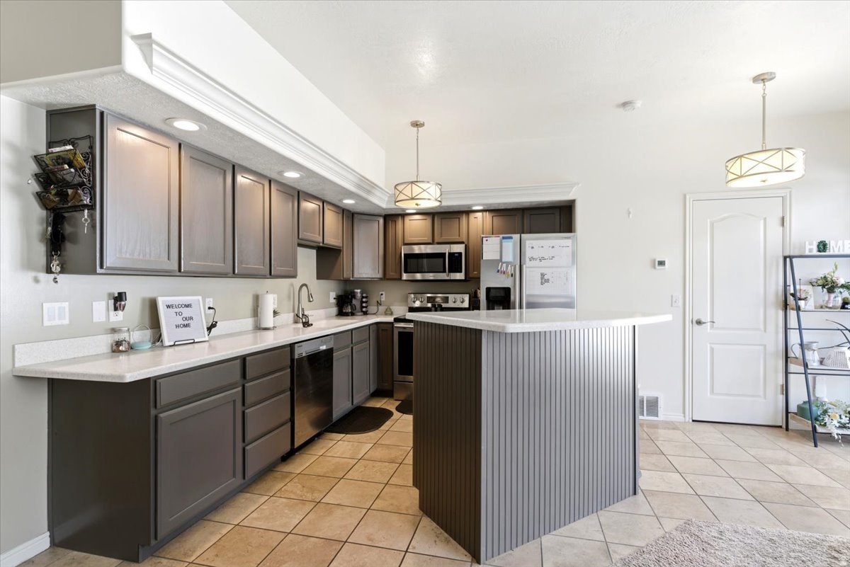 PEREGRINE POINTE - Residential