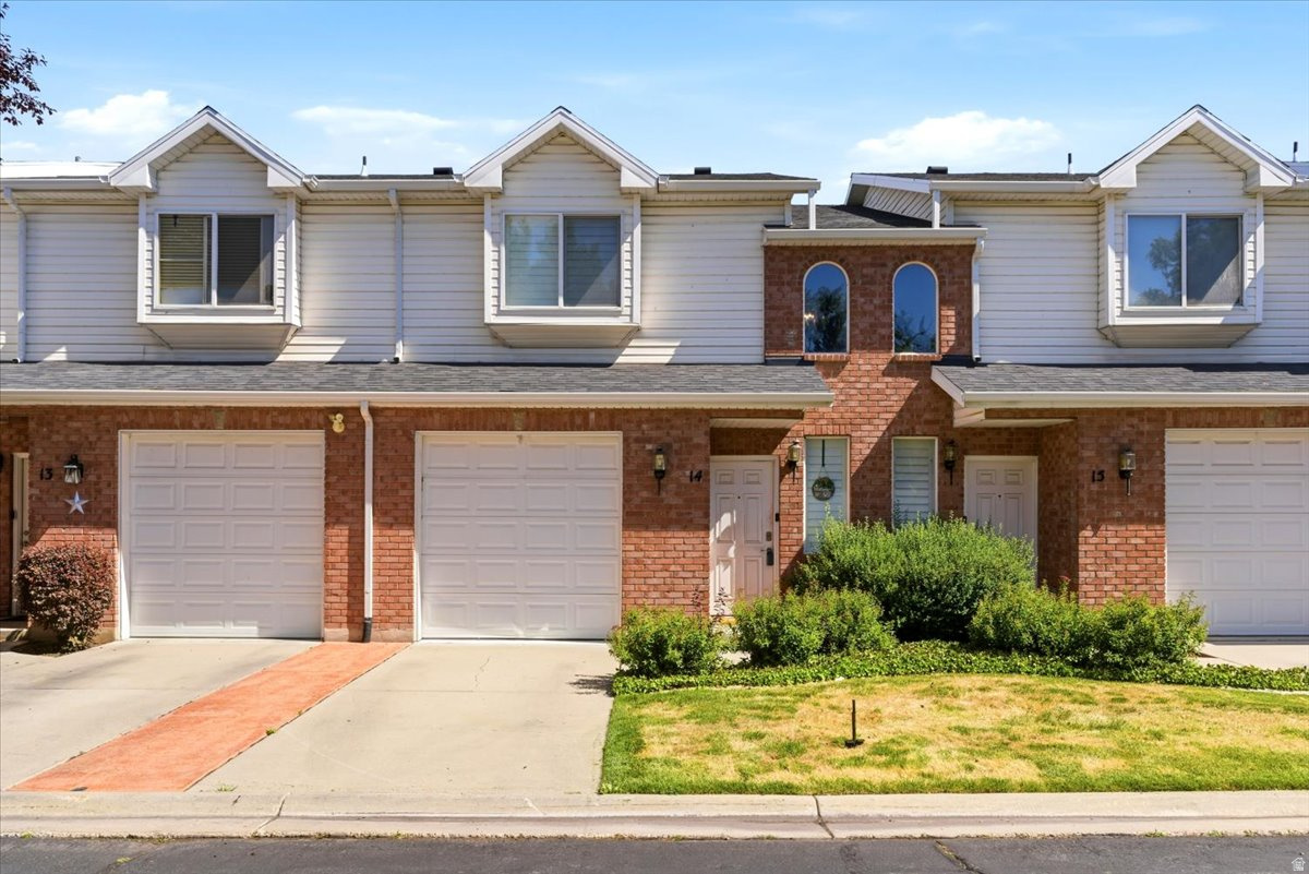 PEREGRINE POINTE - Residential