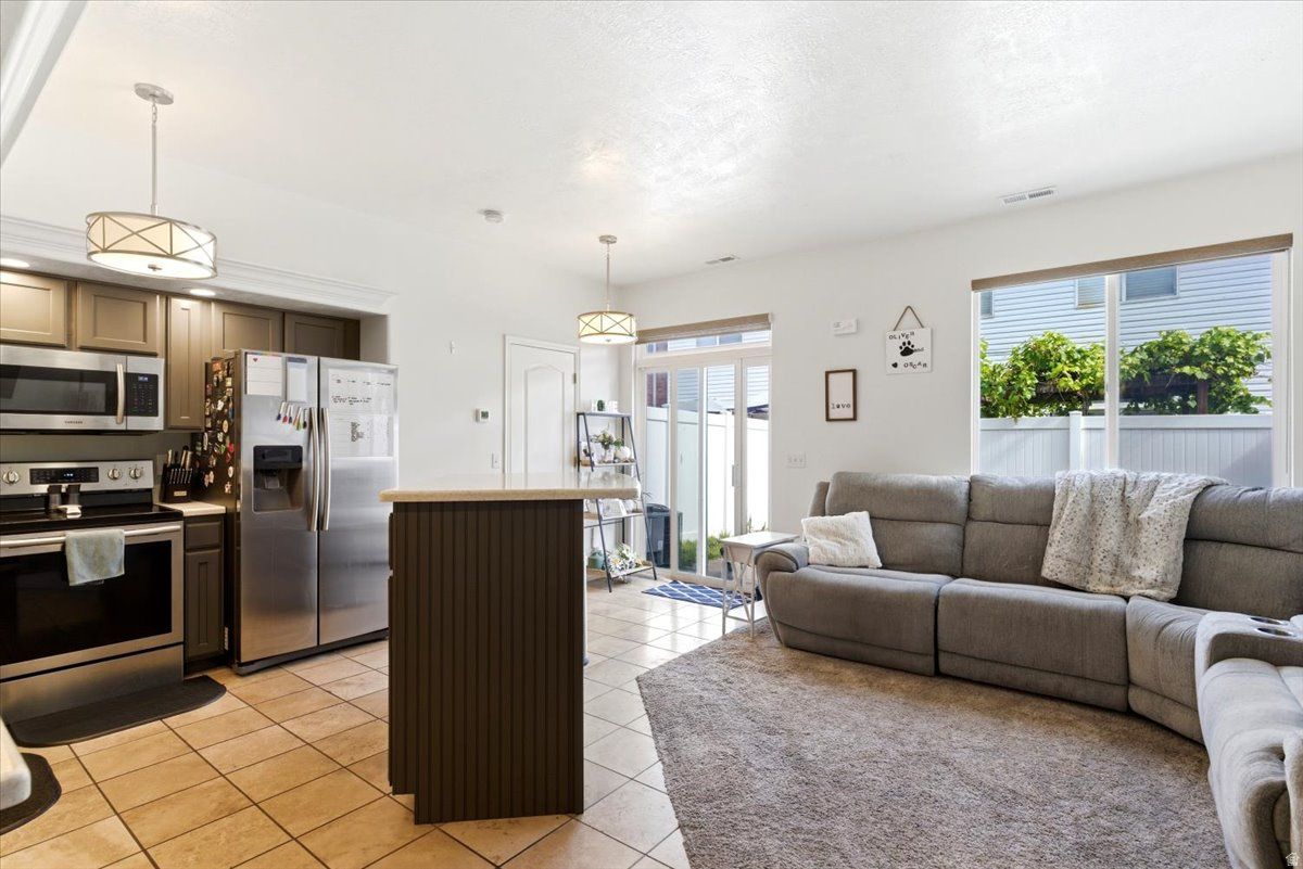 PEREGRINE POINTE - Residential