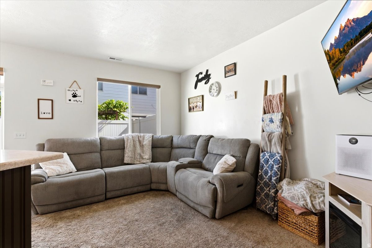 PEREGRINE POINTE - Residential