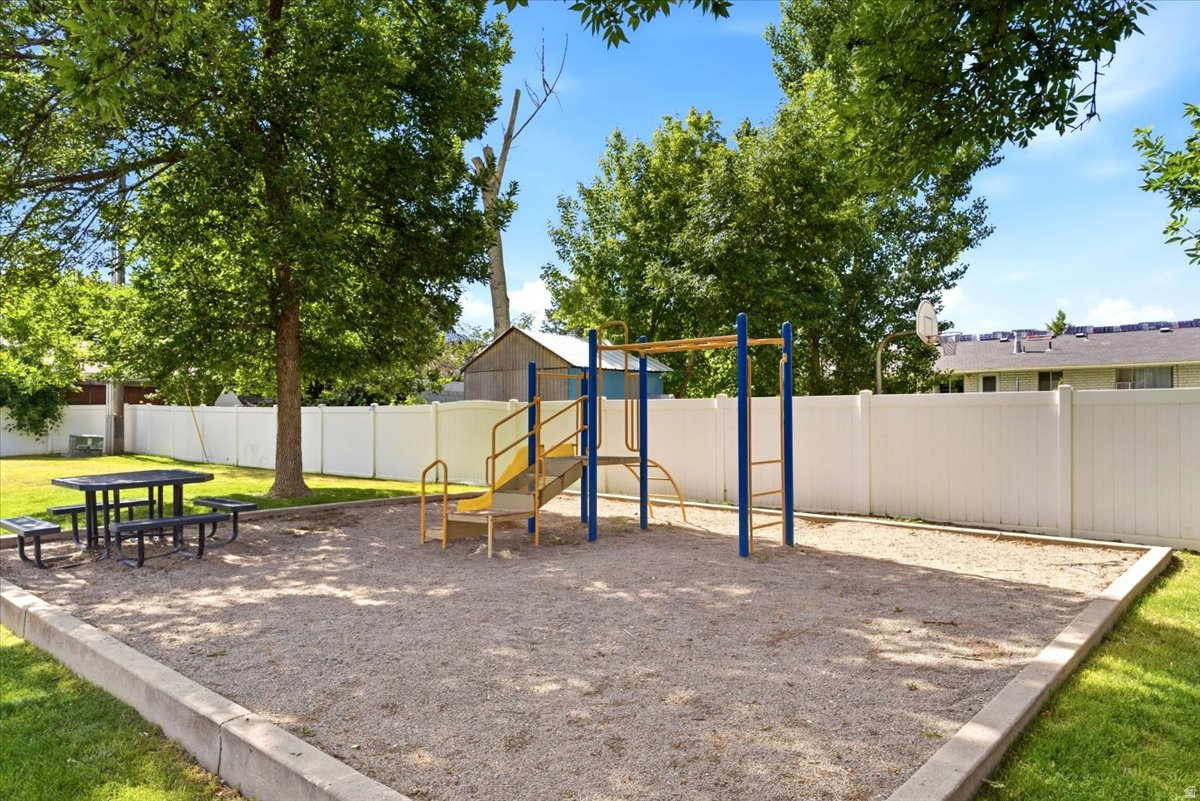PEREGRINE POINTE - Residential