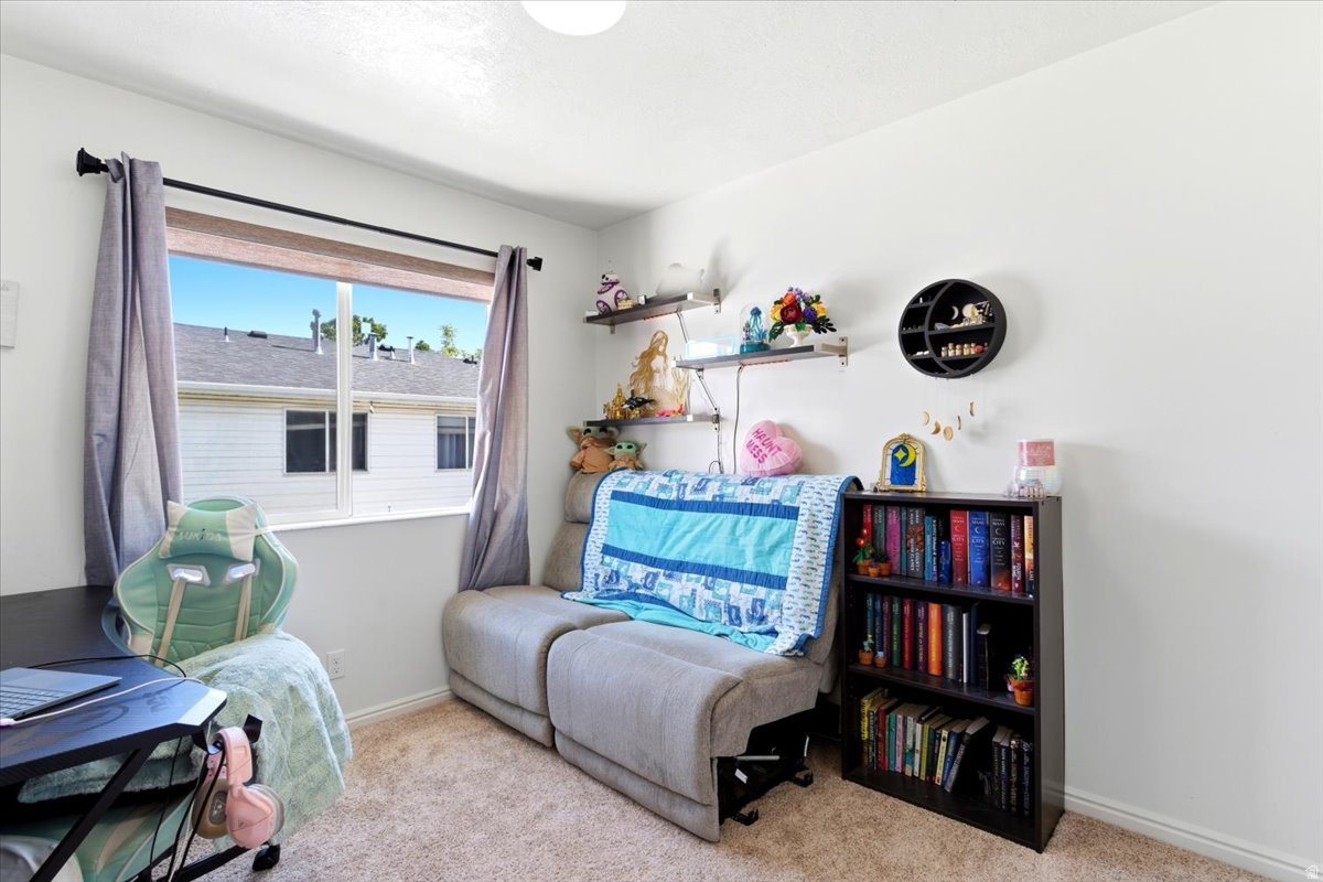 PEREGRINE POINTE - Residential