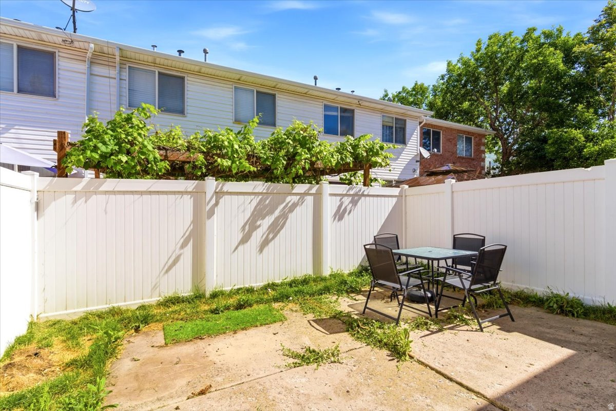 PEREGRINE POINTE - Residential