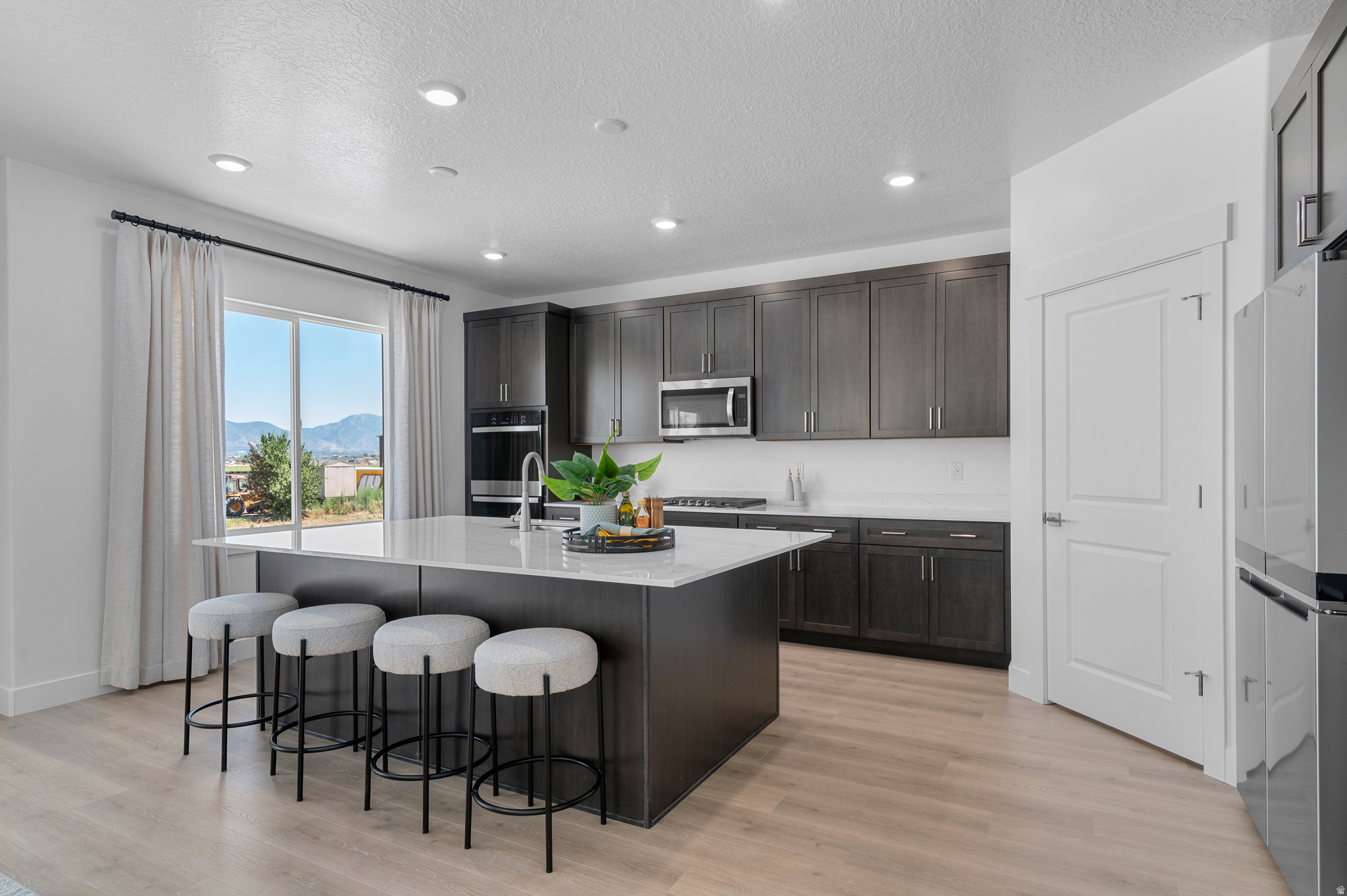 MOUNTAINSIDE ESTATES - Residential
