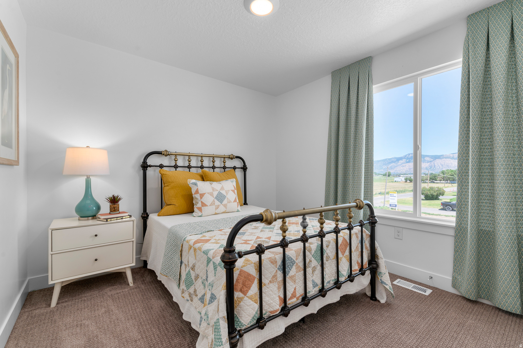 MOUNTAINSIDE ESTATES - Residential
