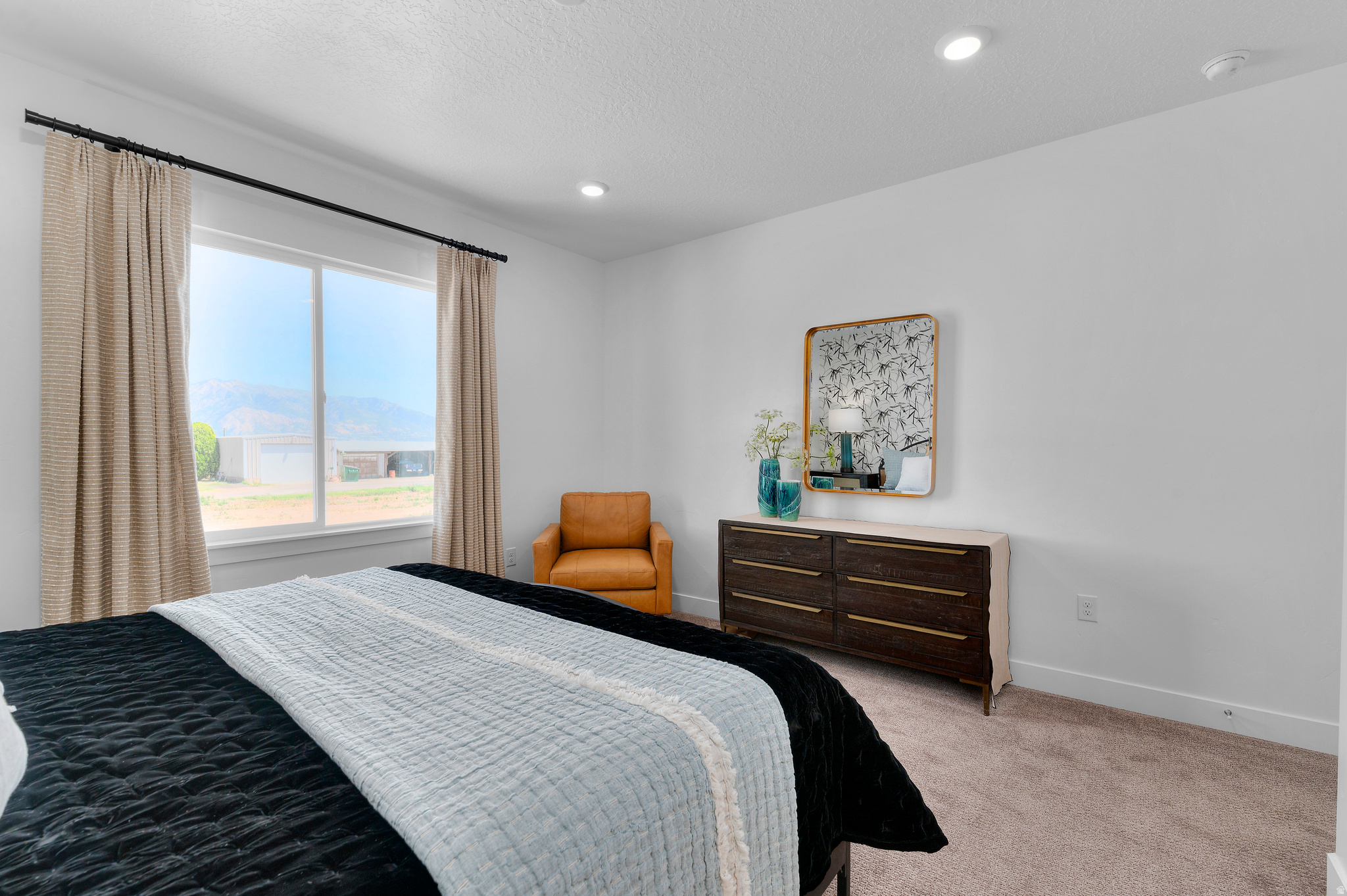 MOUNTAINSIDE ESTATES - Residential