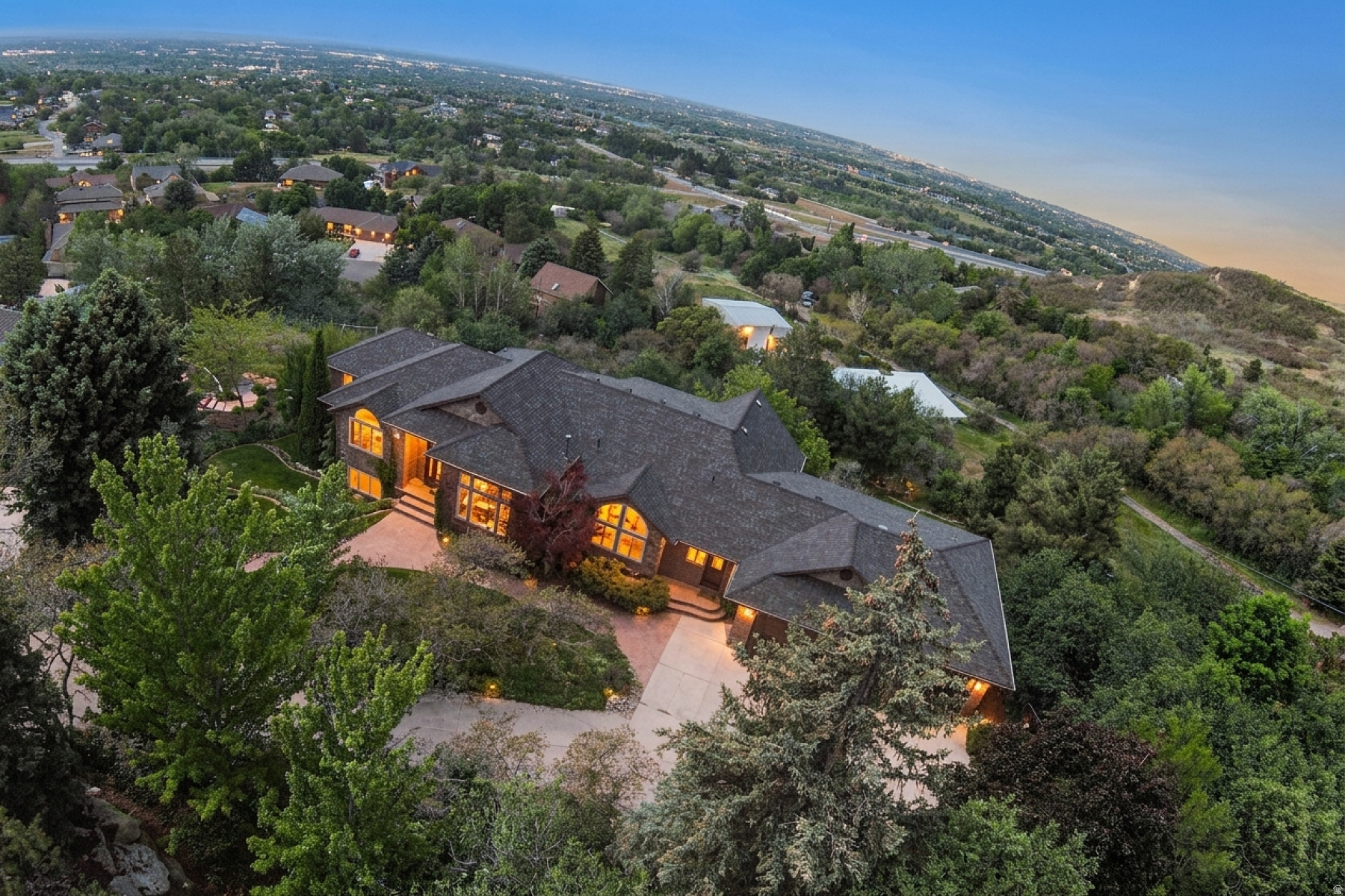 TWIN PEAKS COVE - Residential