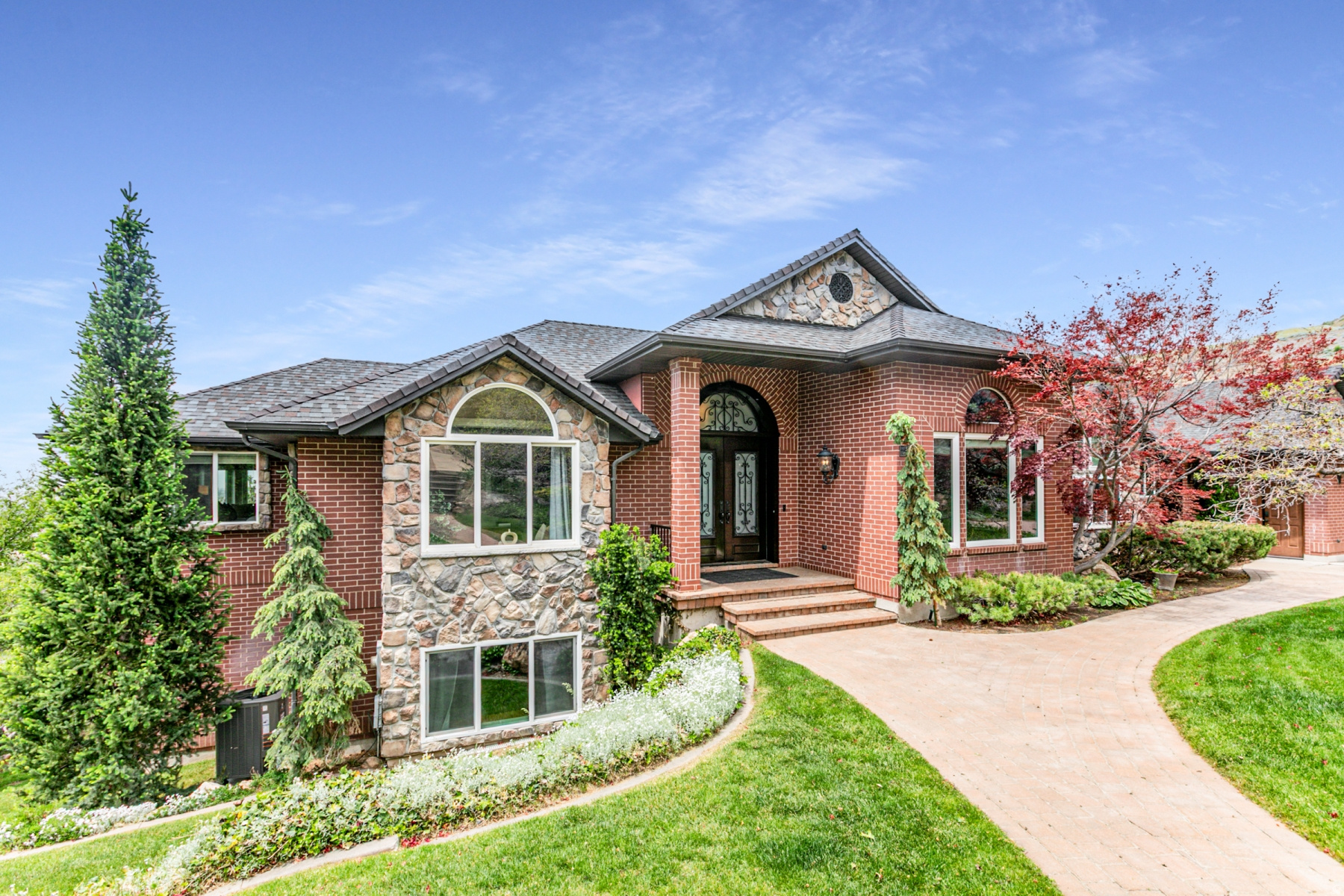 TWIN PEAKS COVE - Residential