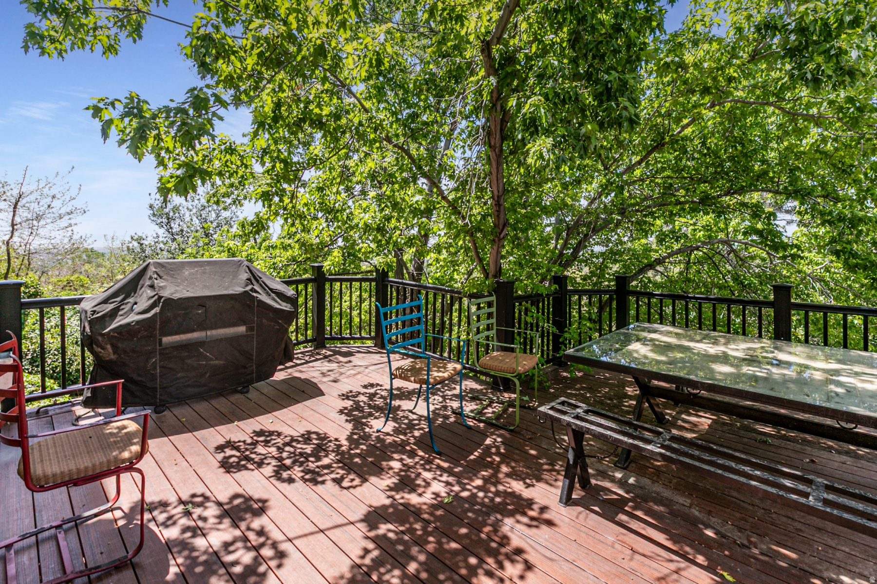 TWIN PEAKS COVE - Residential