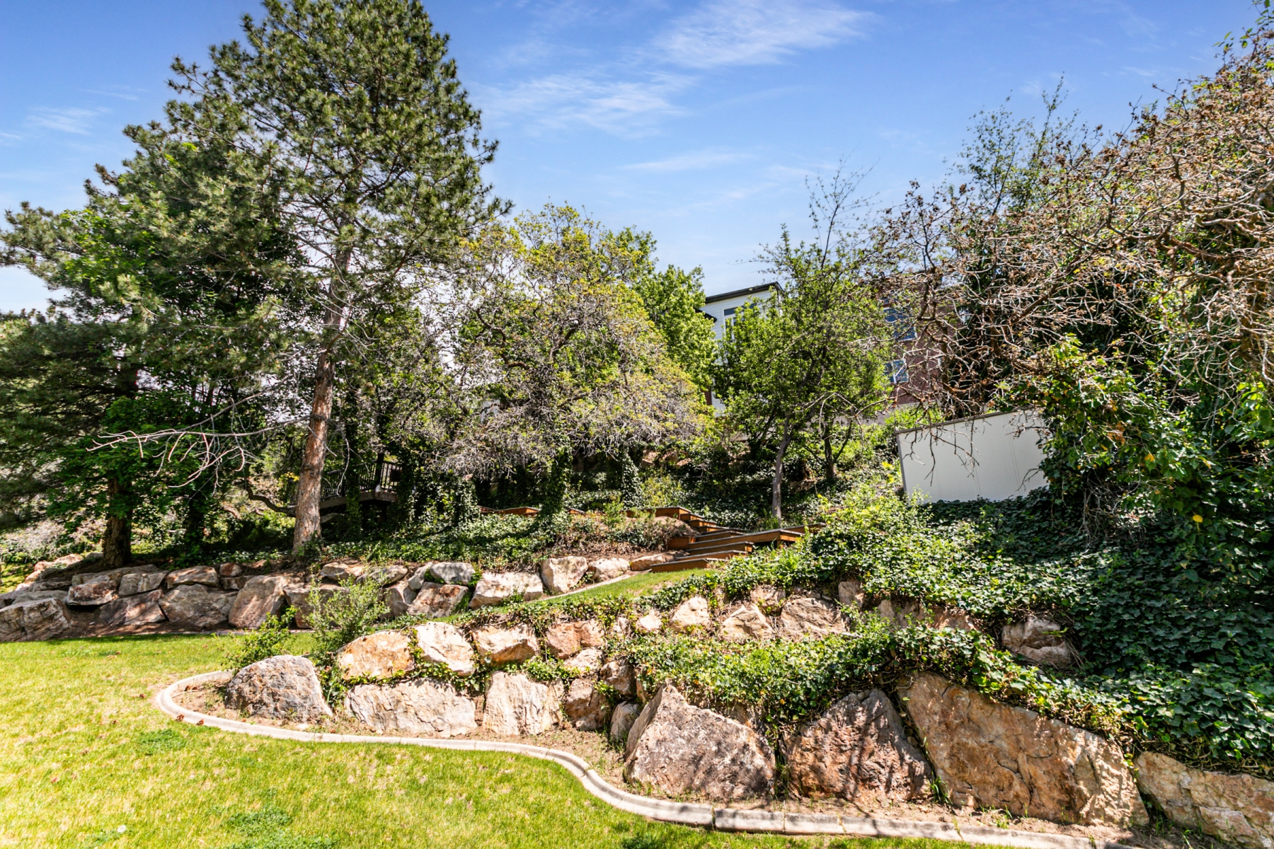 TWIN PEAKS COVE - Residential